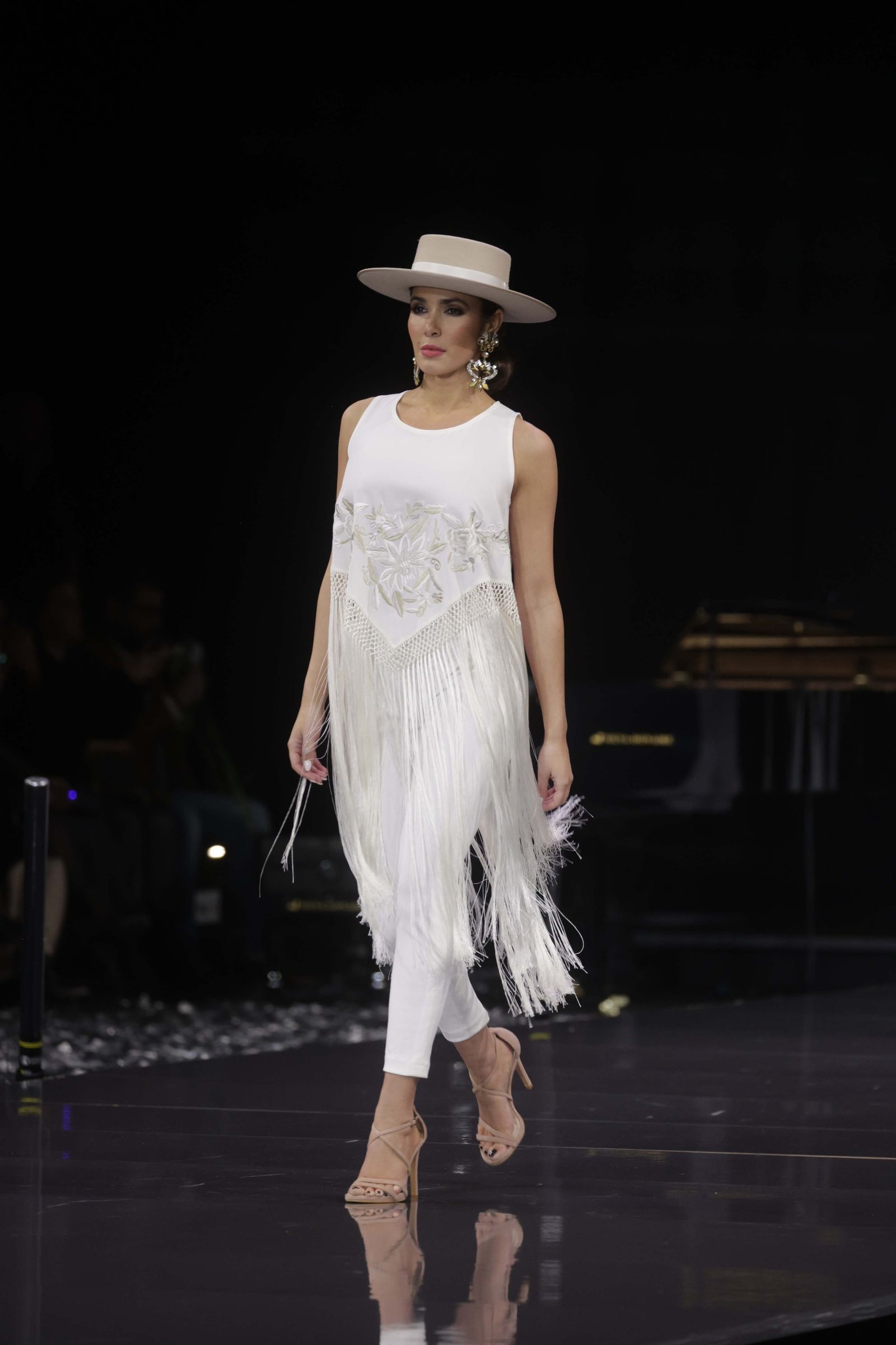 El desfile de Pilar Rubio en SIMOF 2023, todas las fotos