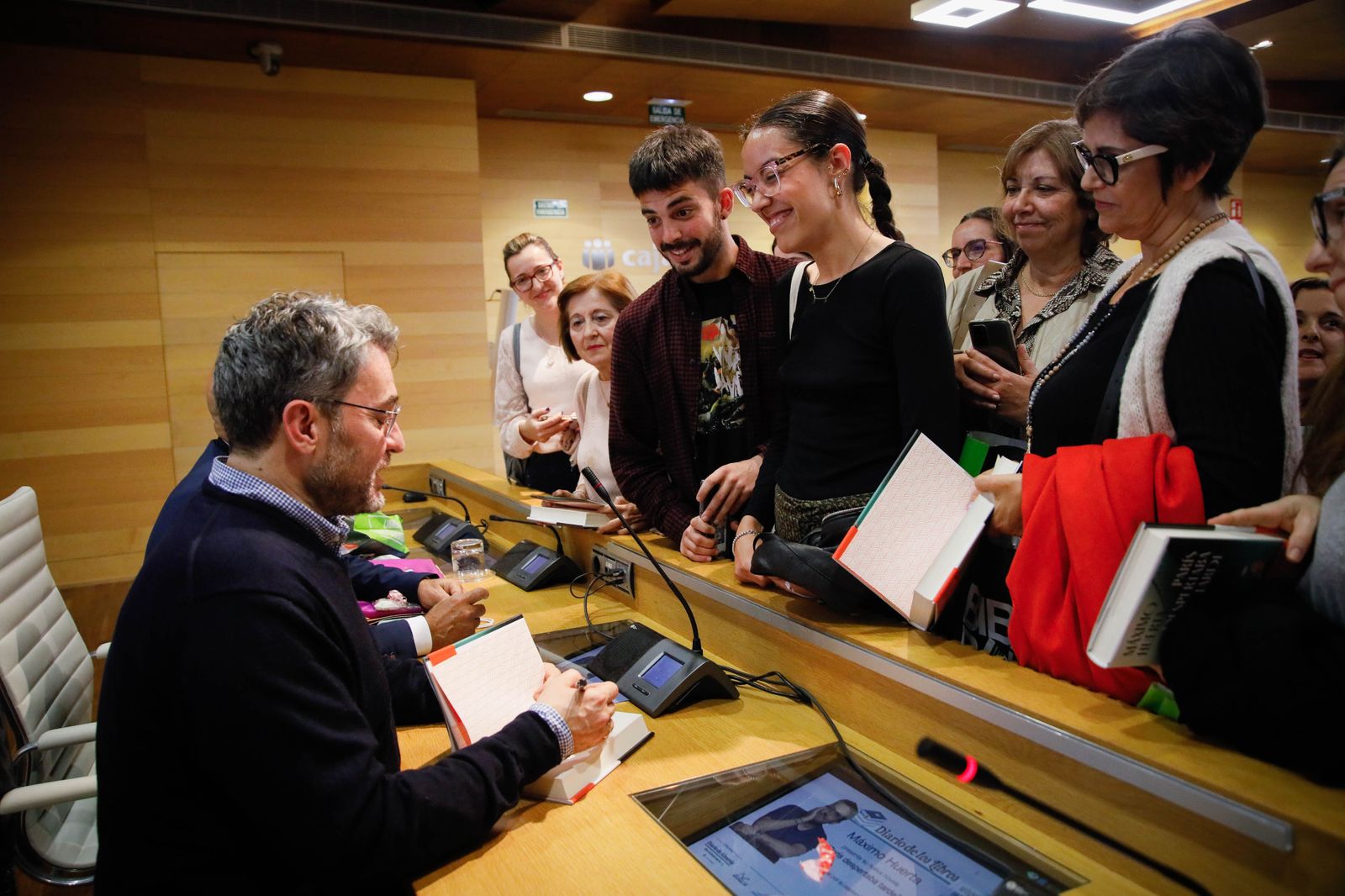 ¿Has estado en la presentación del libro de Máximo Huerta? Entra en la galería y buscate