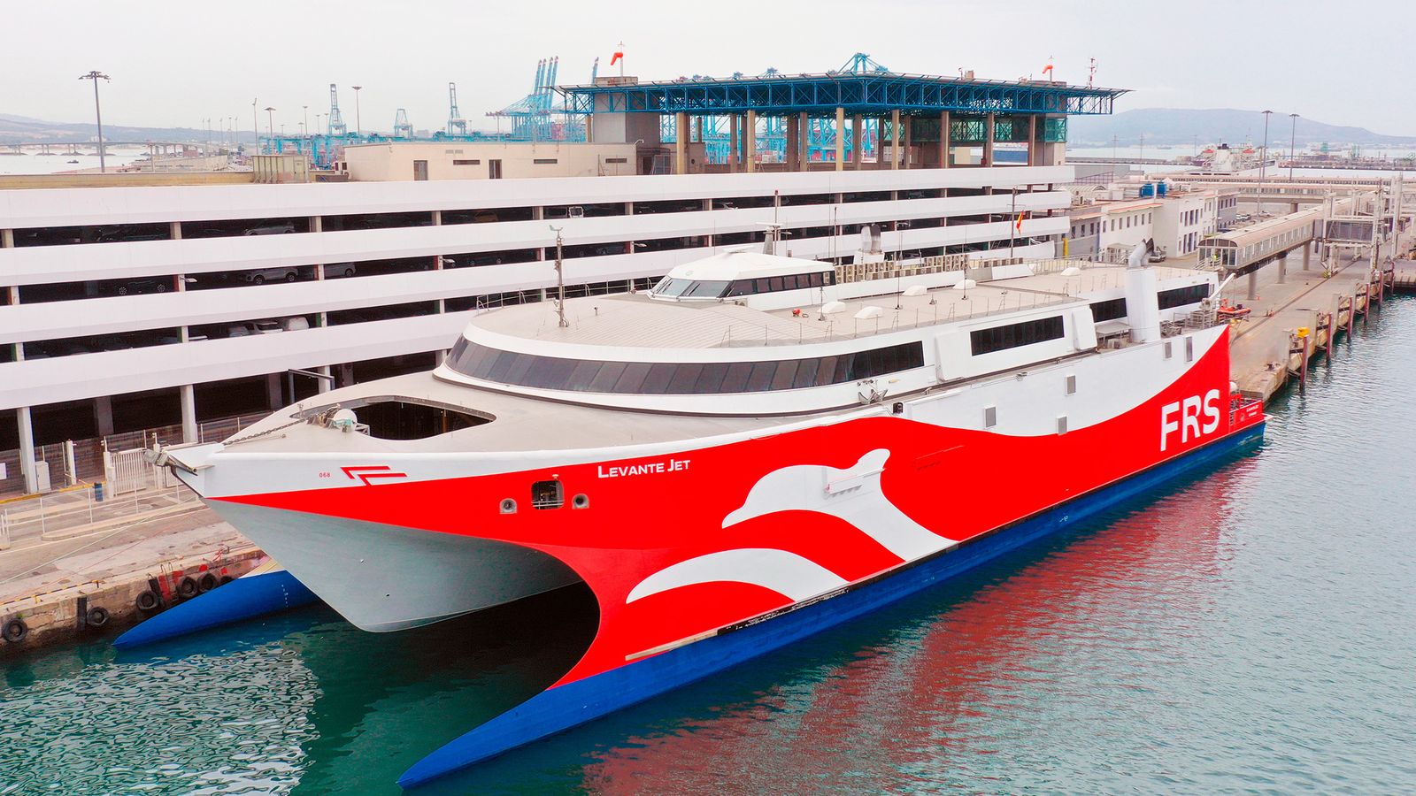 El 'Levante Jet' atracado en el Puerto de Algeciras.