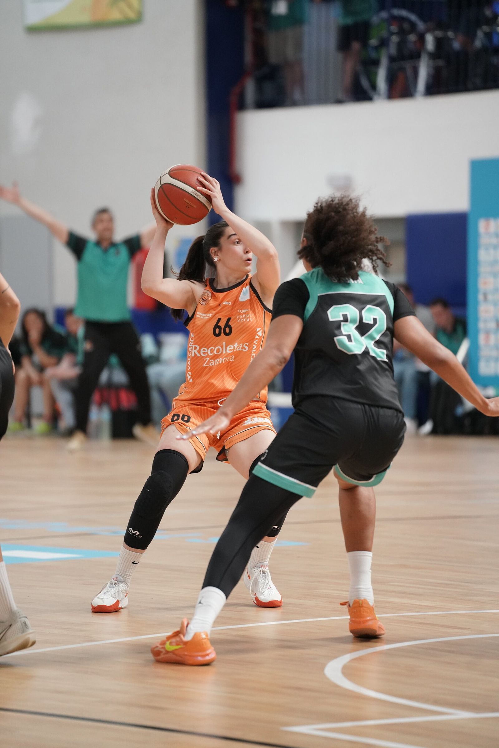 Ambientazo en Estepona para la Final Four de ascenso a Liga Femenina
