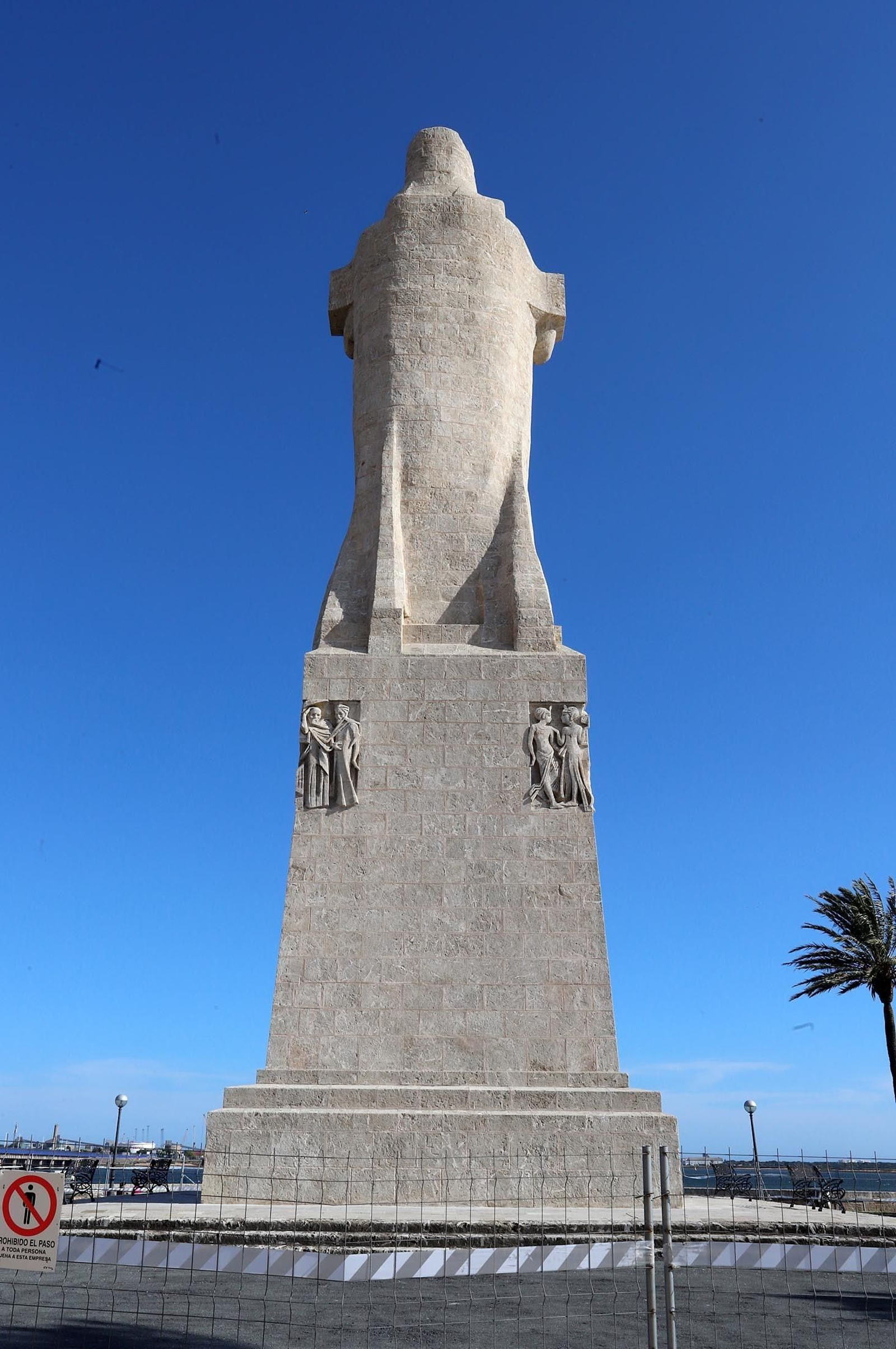 Imágenes del Monumento a Colón que ya se puede ver sin andamios en la Punta del Sebo