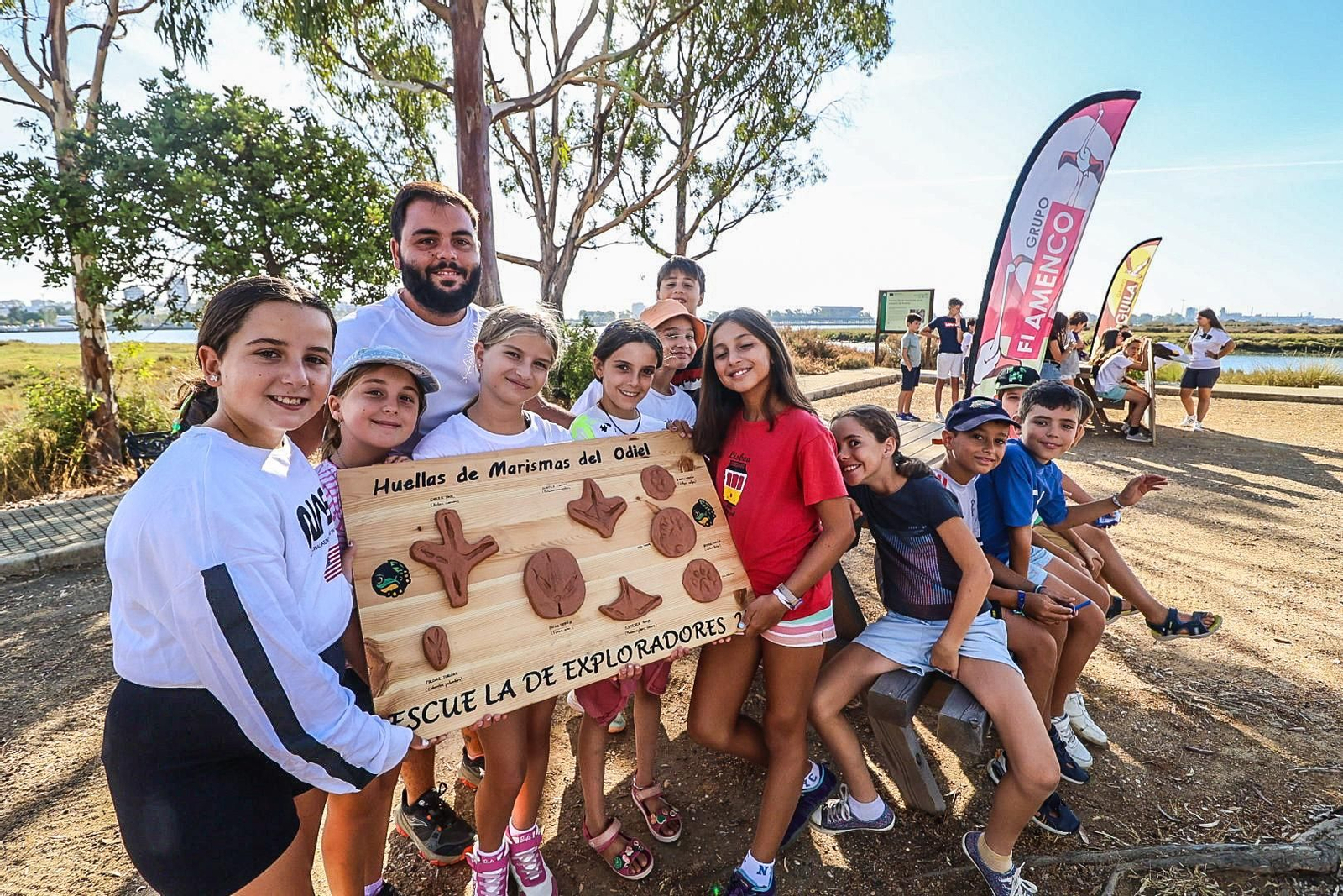 Imágenes de la clausura de la 'Escuela de Exploradores' en el centro de visitantes del Paraje Natural Marismas del Odiel