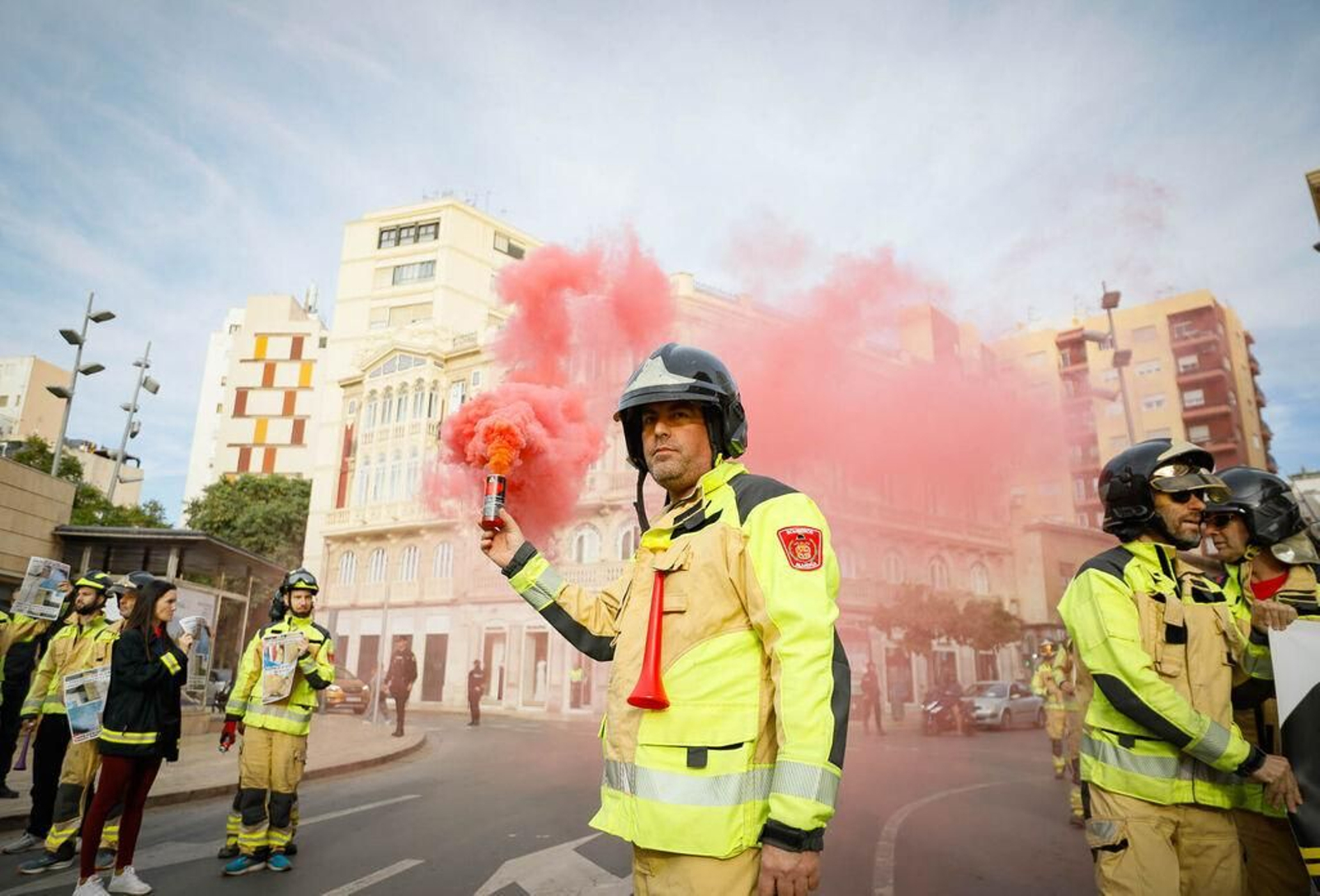 Los bomberos de Almería protagonizaron este mes una manifestación en la capital.