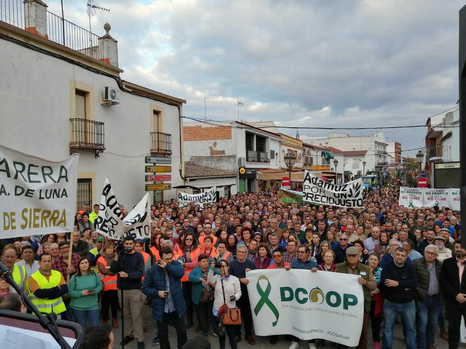 La protesta del campo en Adamuz, en fotos