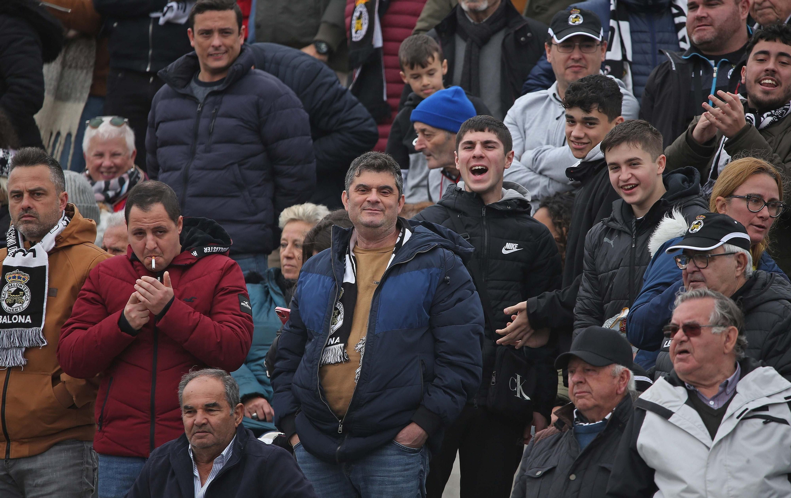 Fotos de la afición durante el Balona - San Fernando en el Municipal de La Línea