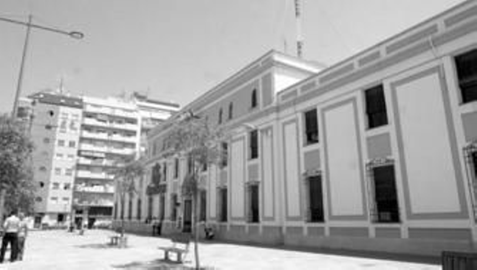 Fachada principal del edificio de Correos.