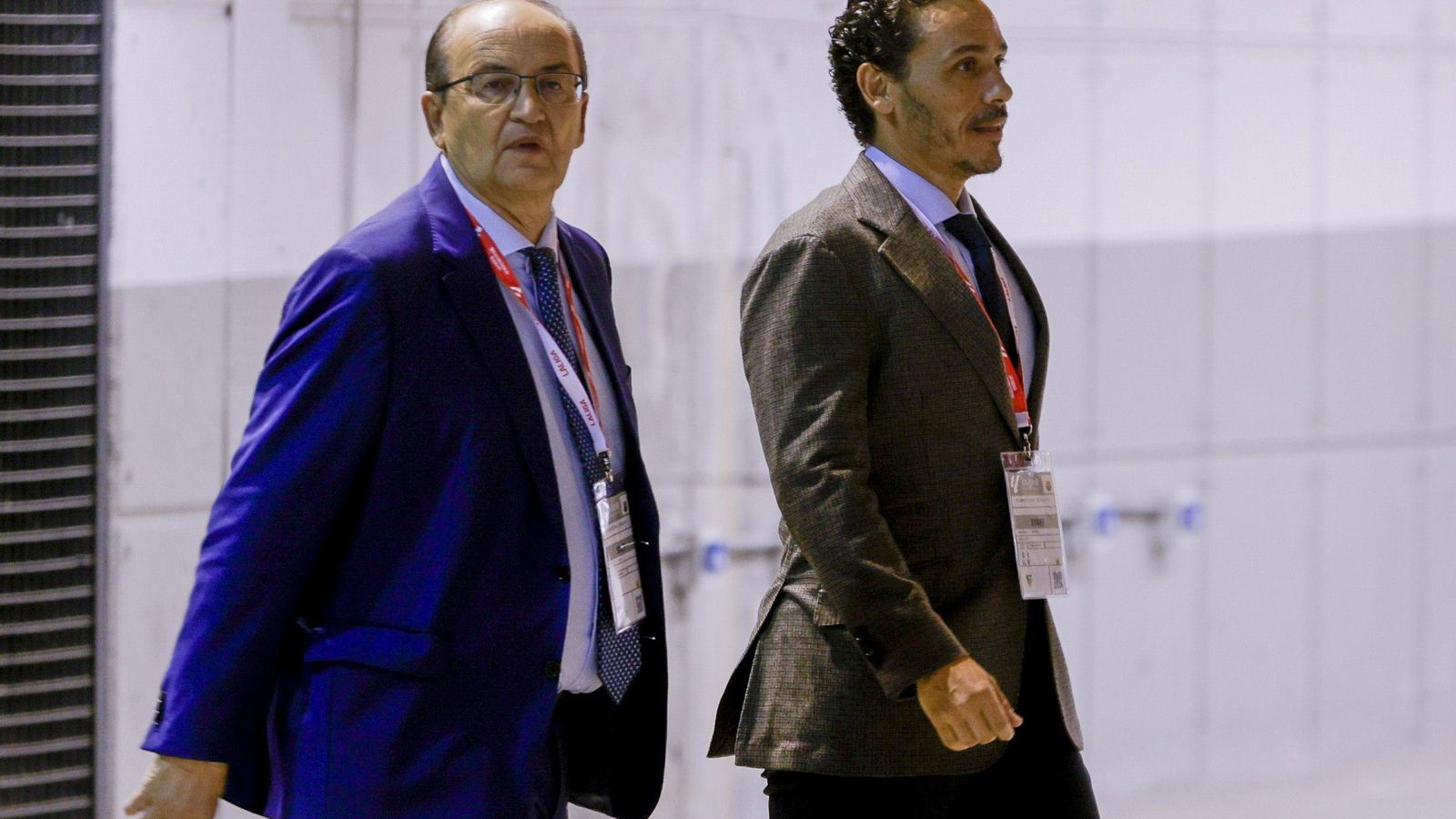 José Castro y José María del Nido Carrasco, en el estadio de Montjuïc.