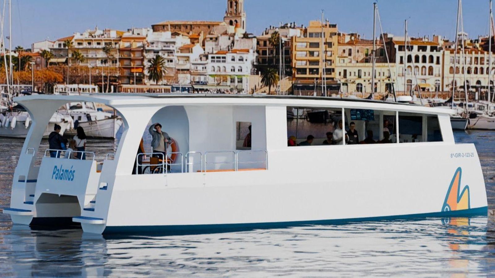 Recreación del catamarán que Culmar construye navegando en Palamós. Recreación del catamarán que Culmar construye navegando en Palamós.