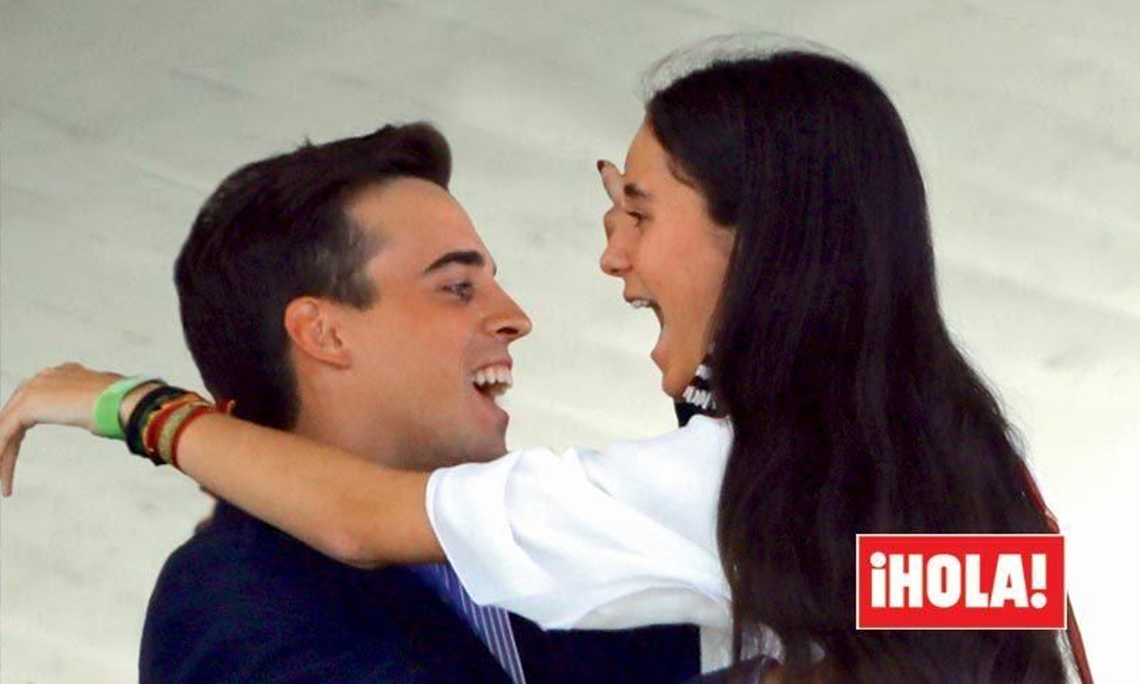 Victoria Federica abraza a Gonzalo Caballero en el Hipódromo de la Zarzuela