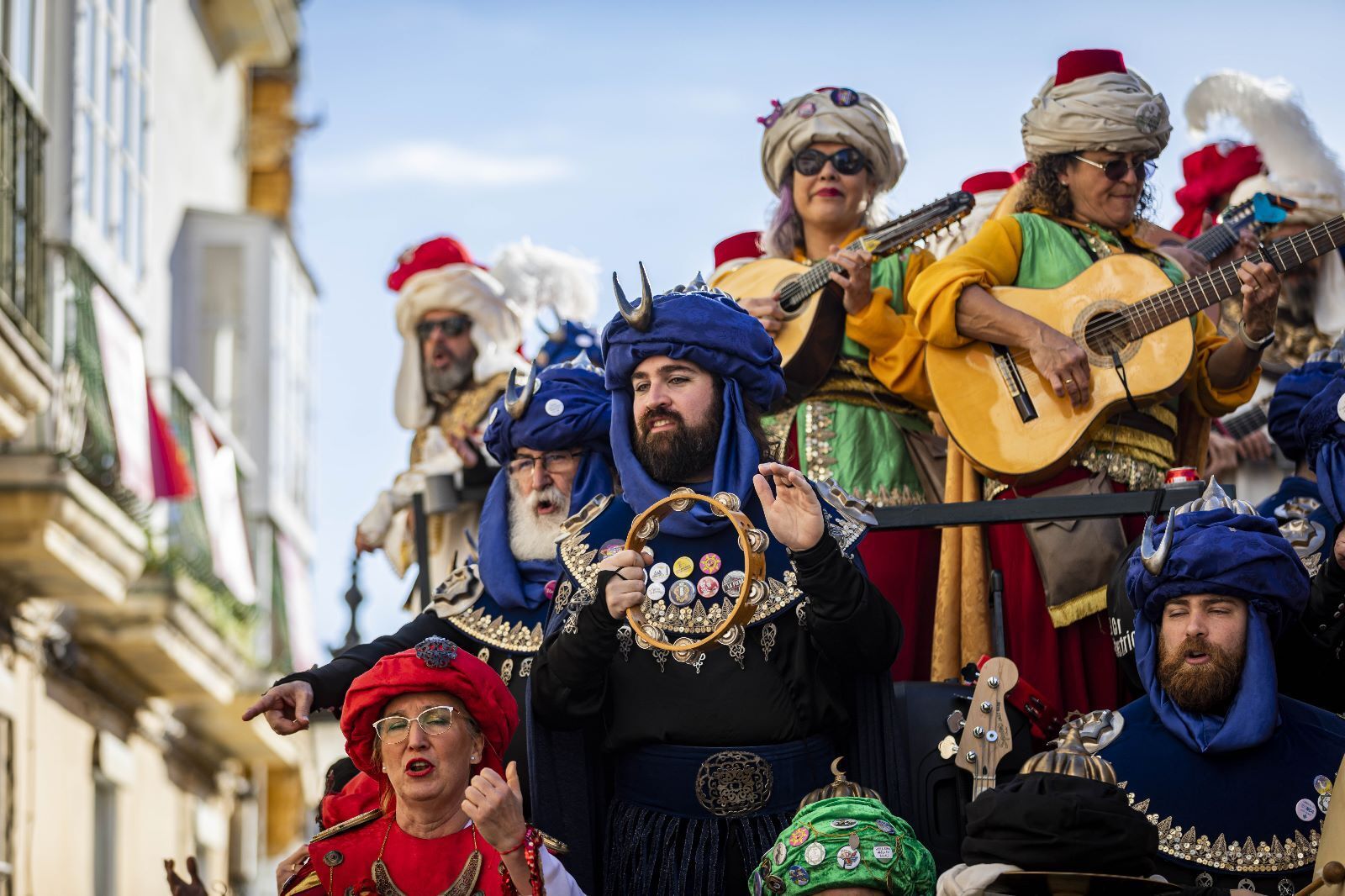 Las imágenes del Domingo de Piñata del Carnaval de Cádiz 2023.
