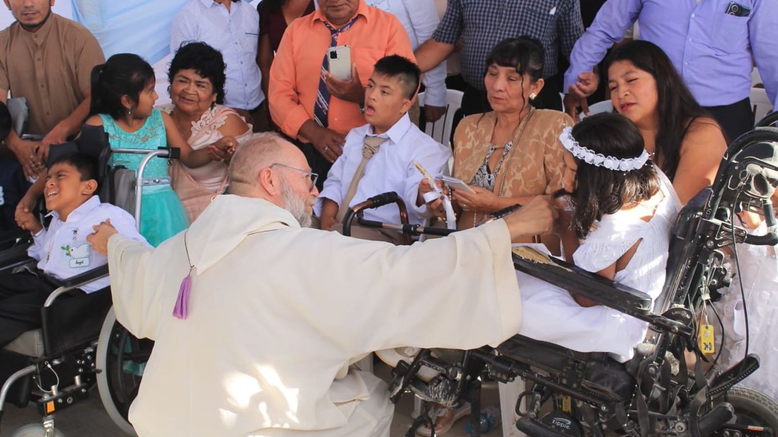 El párroco almeriense con menores con discapacidad