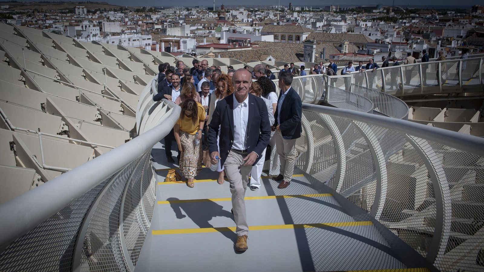 Foto de familia con el alcalde.