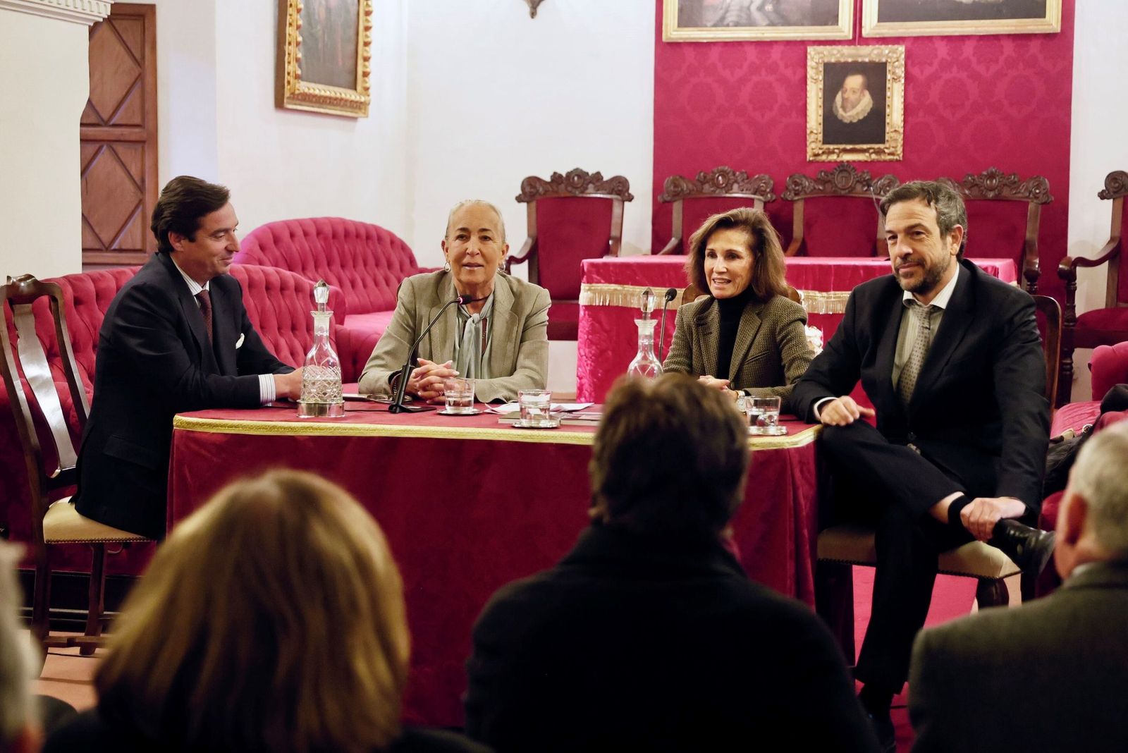 Mesa redonda celebrada en la Real Academia de Buenas Letras de Sevilla.