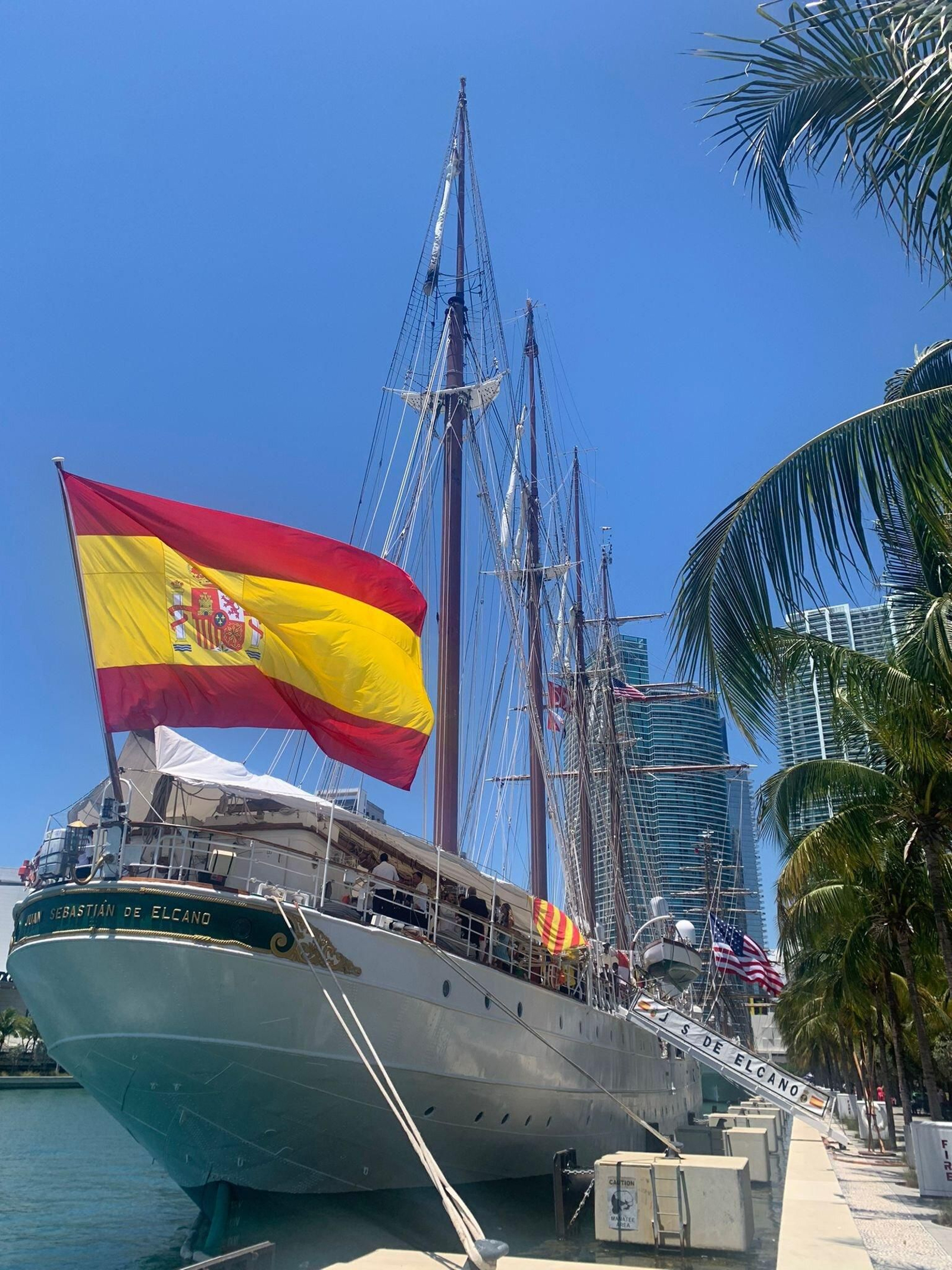 El 'Elcano' en Miami.