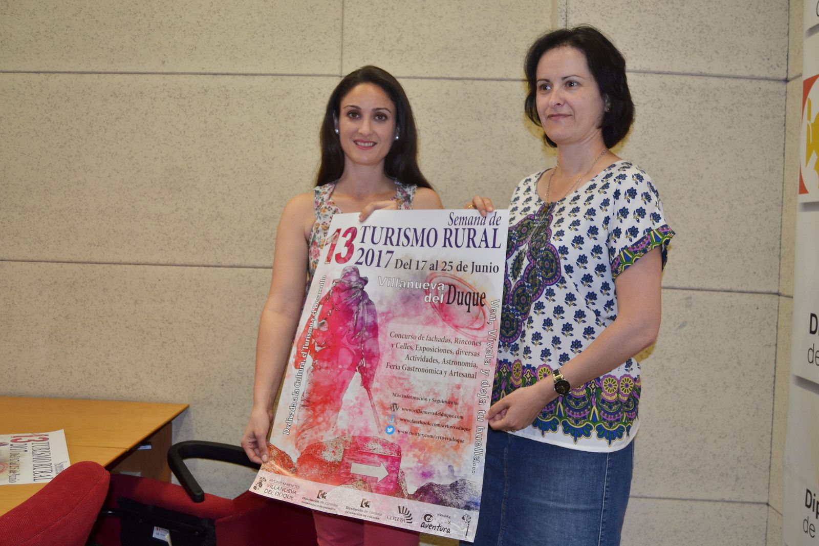 La diputada Carmen Gómez y la alcaldesa, María Isabel Medina.