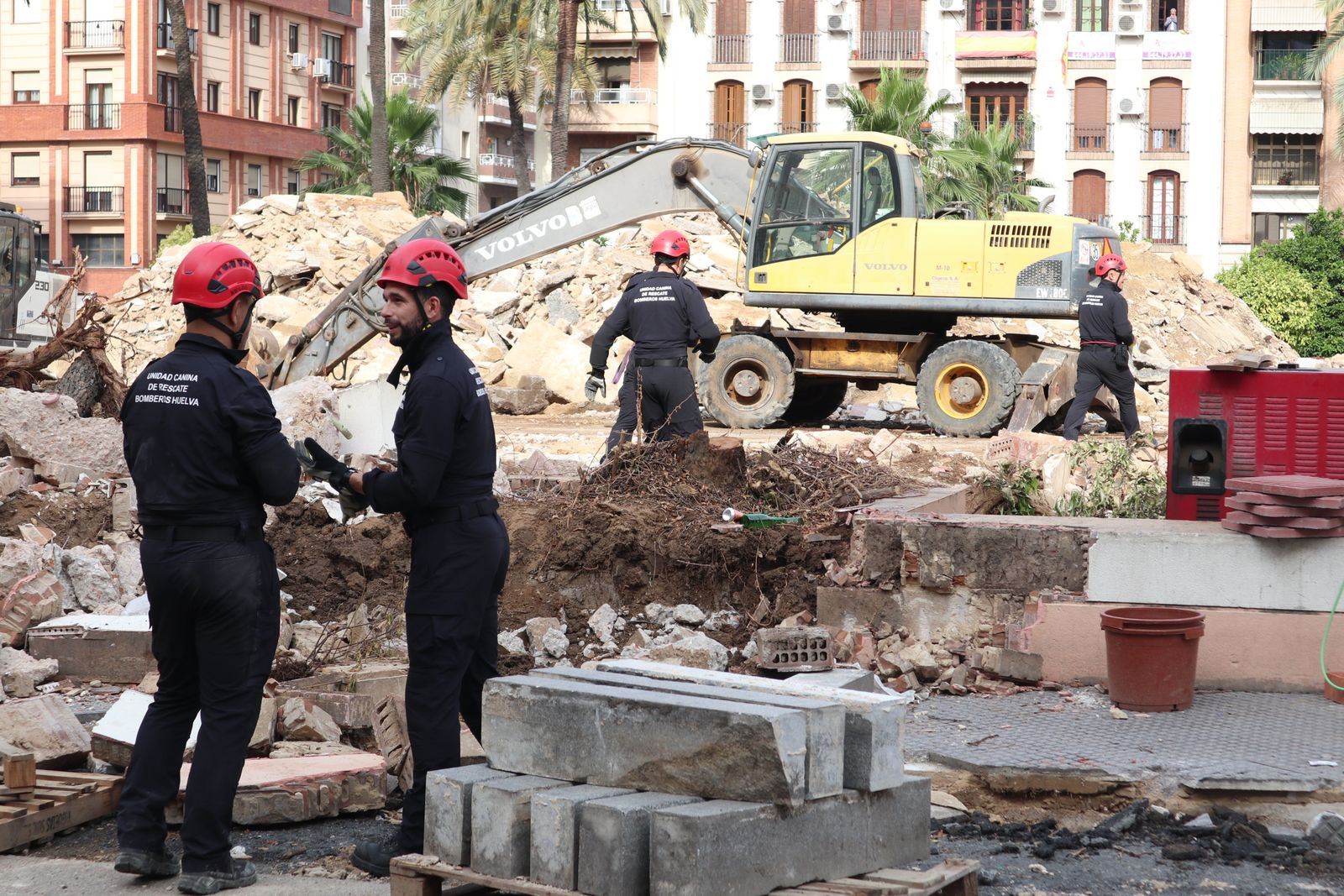 Simulacro de rescate de la Unidad Canina, en la Plaza de la Merced