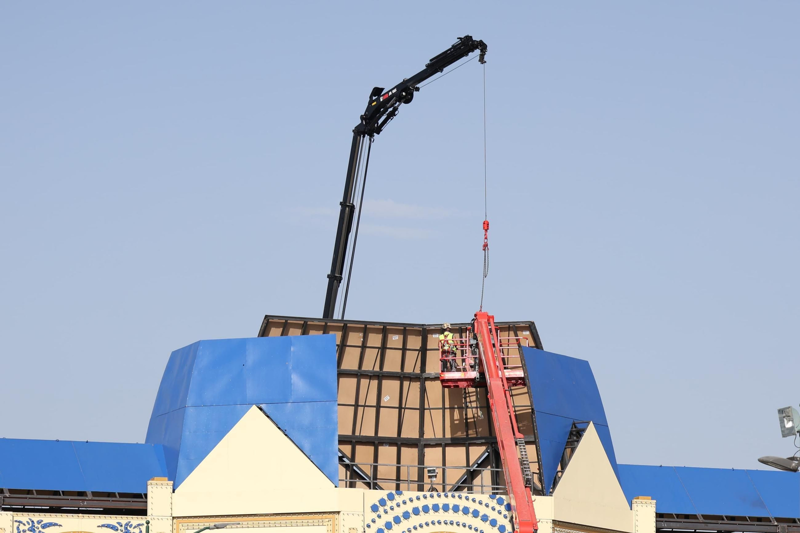 Últimos preparativos en el Real para la Feria de Málaga 2025, en fotos