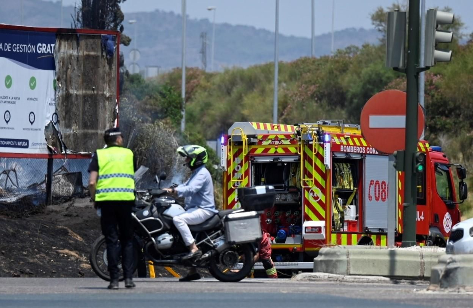Las imágenes del incendio junto al Carrefour Zahira