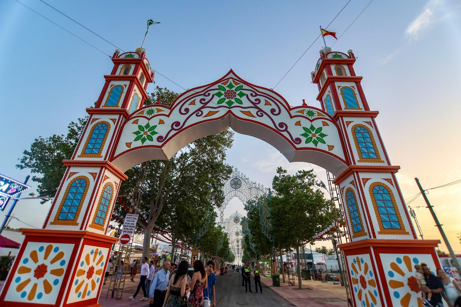 Imágenes de las primeras horas de la Feria del Corpus 2025