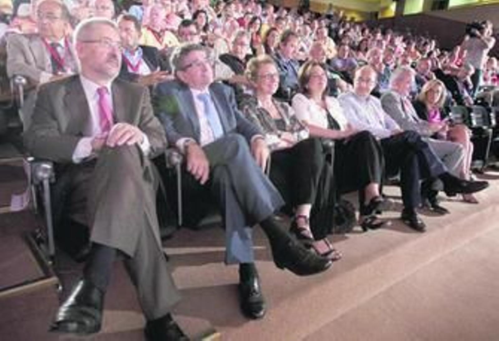 Consejeros del Gobierno andaluz ayer en el Congreso de UGT.