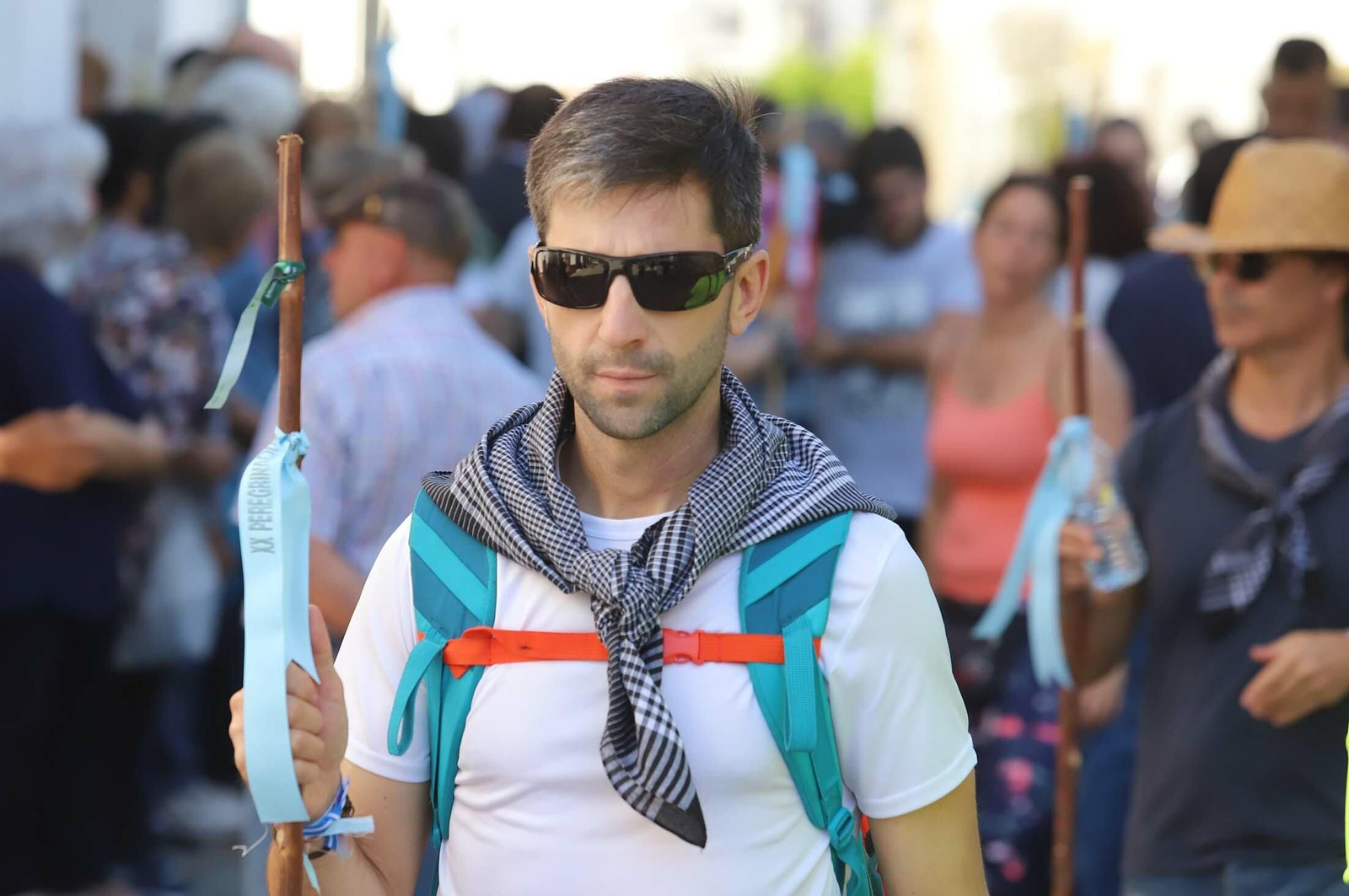 Imágenes de los presos de la cárcel de Huelva en su camino hacia El Rocío