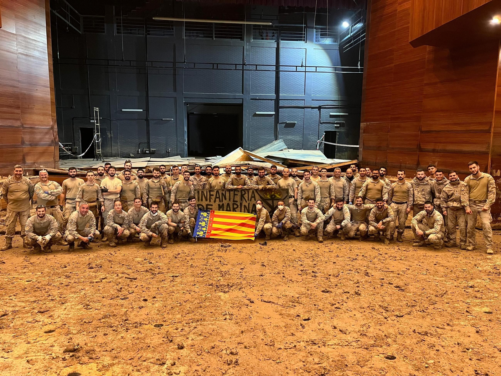 El trabajo incansable de los militares gaditanos en Valencia