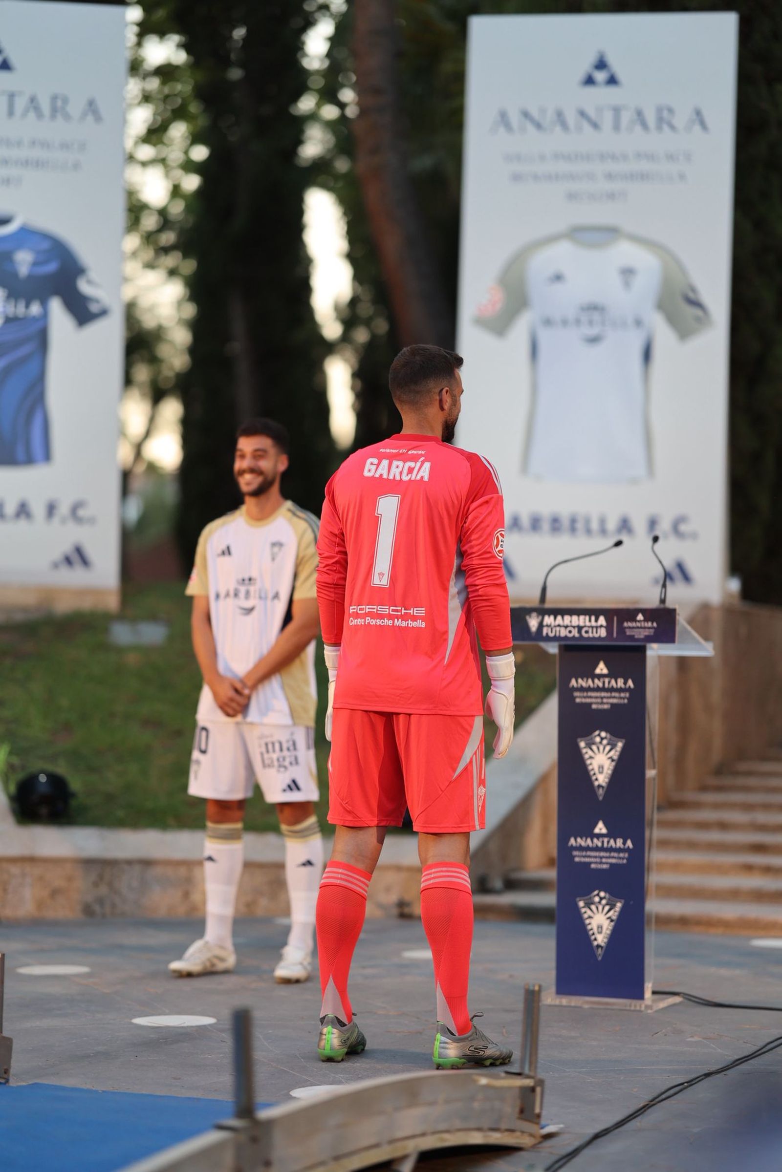 Así son las camisetas del Marbella FC 2025/2026