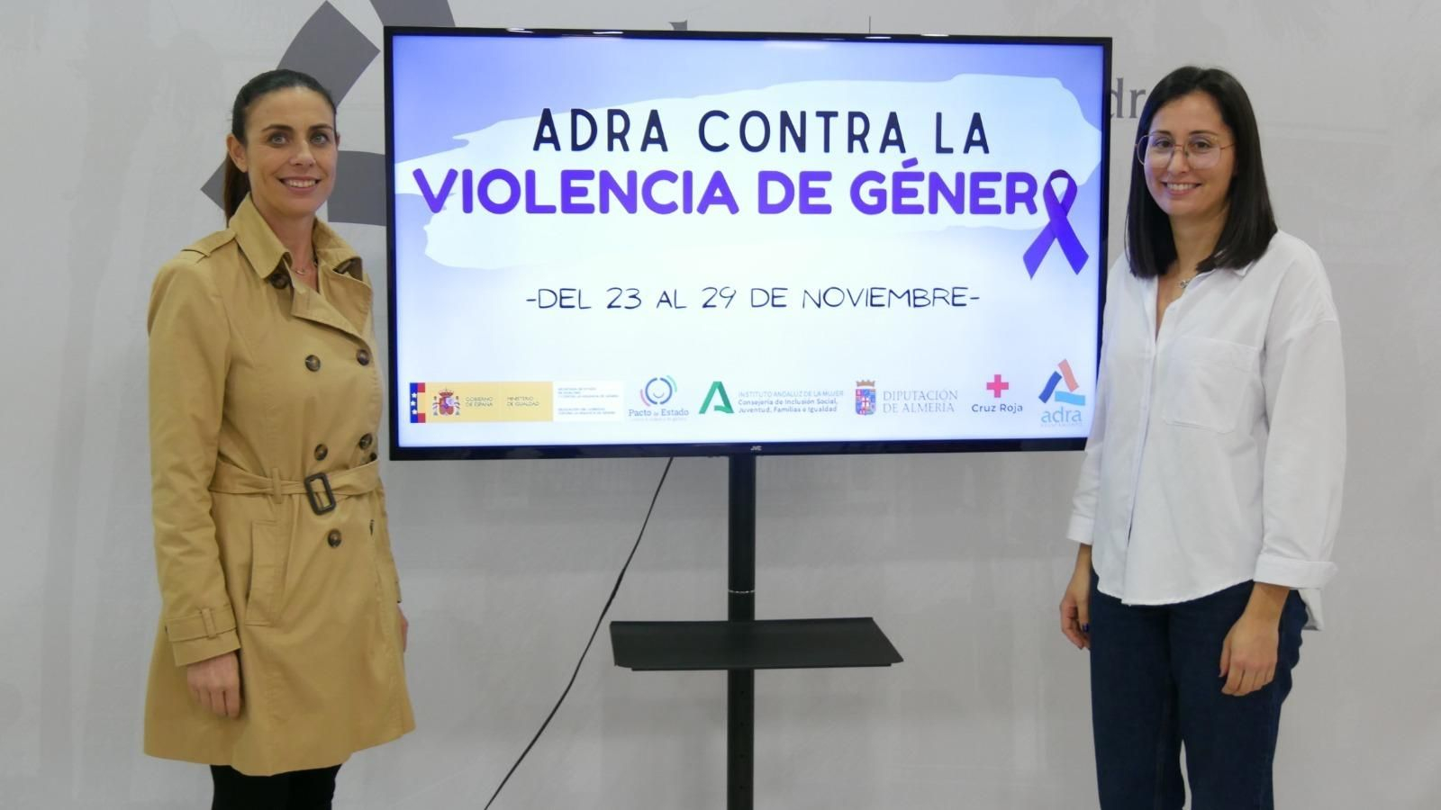 Las concejalas Melody Rodríguez y Elisa Fernández, en la presentación de las actividades del 25N