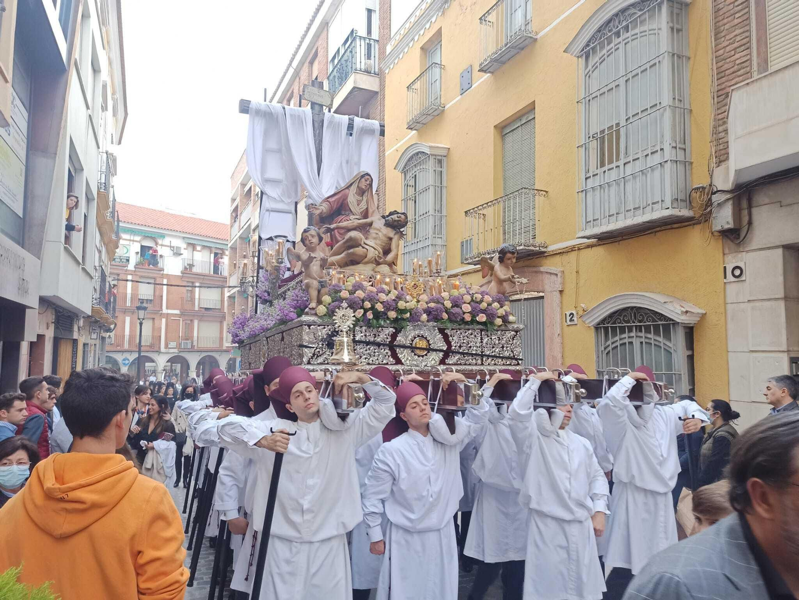 Paso de la Virgen de las Angustias de Lucena.