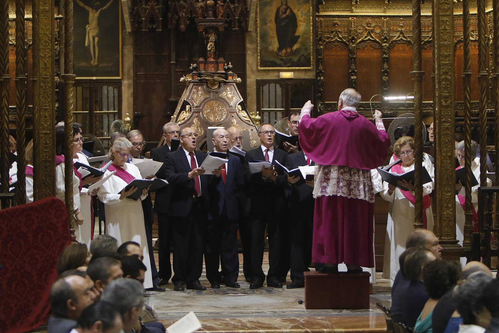 La coronación y el regreso de la Virgen de la Salud, en imágenes