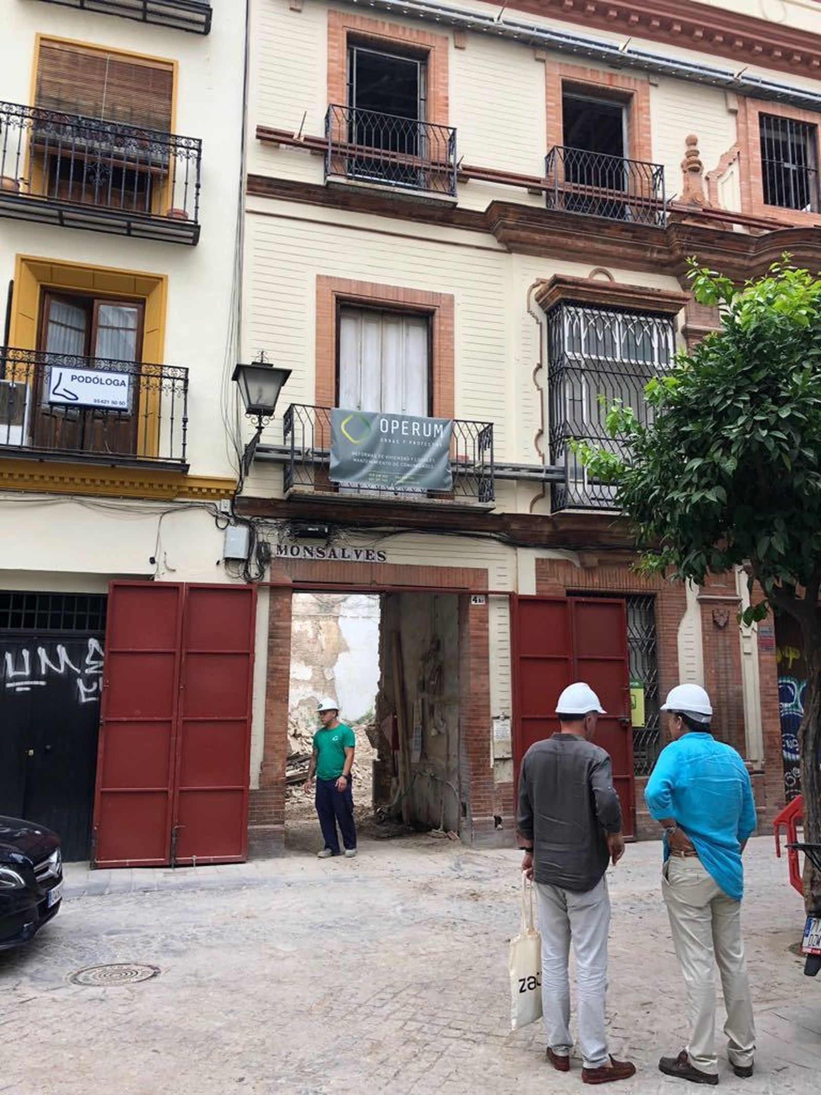 Fachada del número 4 de la calle Monsalves