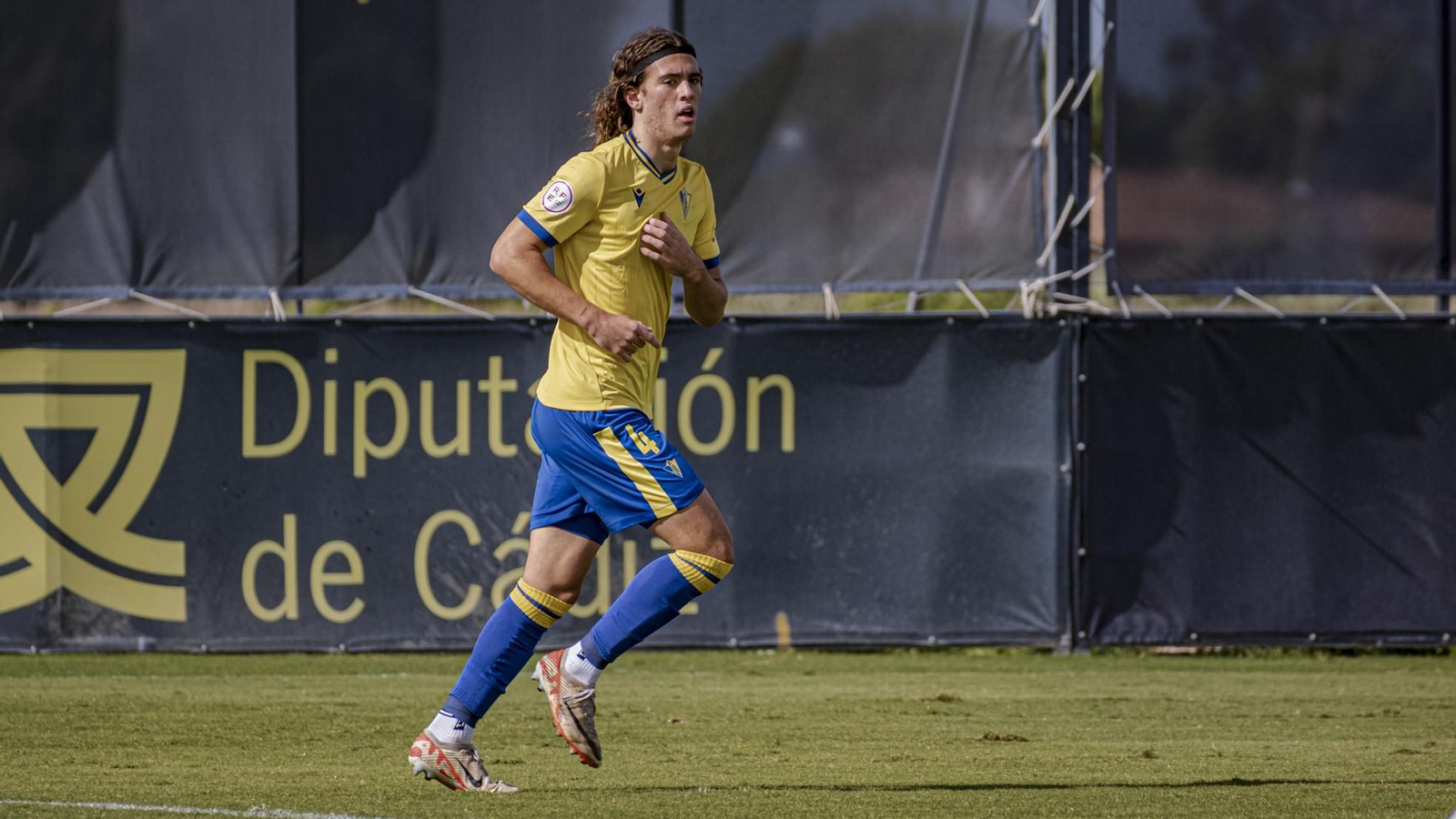 Las imágenes del partido entre Cádiz Mirandilla y La Balona.