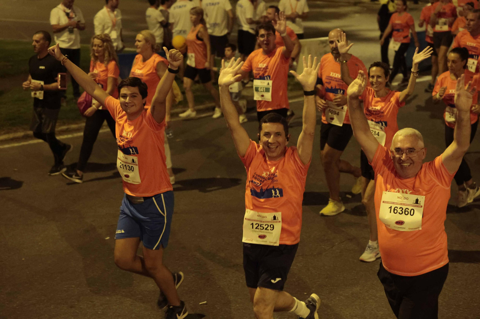 Búscate en las fotos de la Carrera Nocturna (III)
