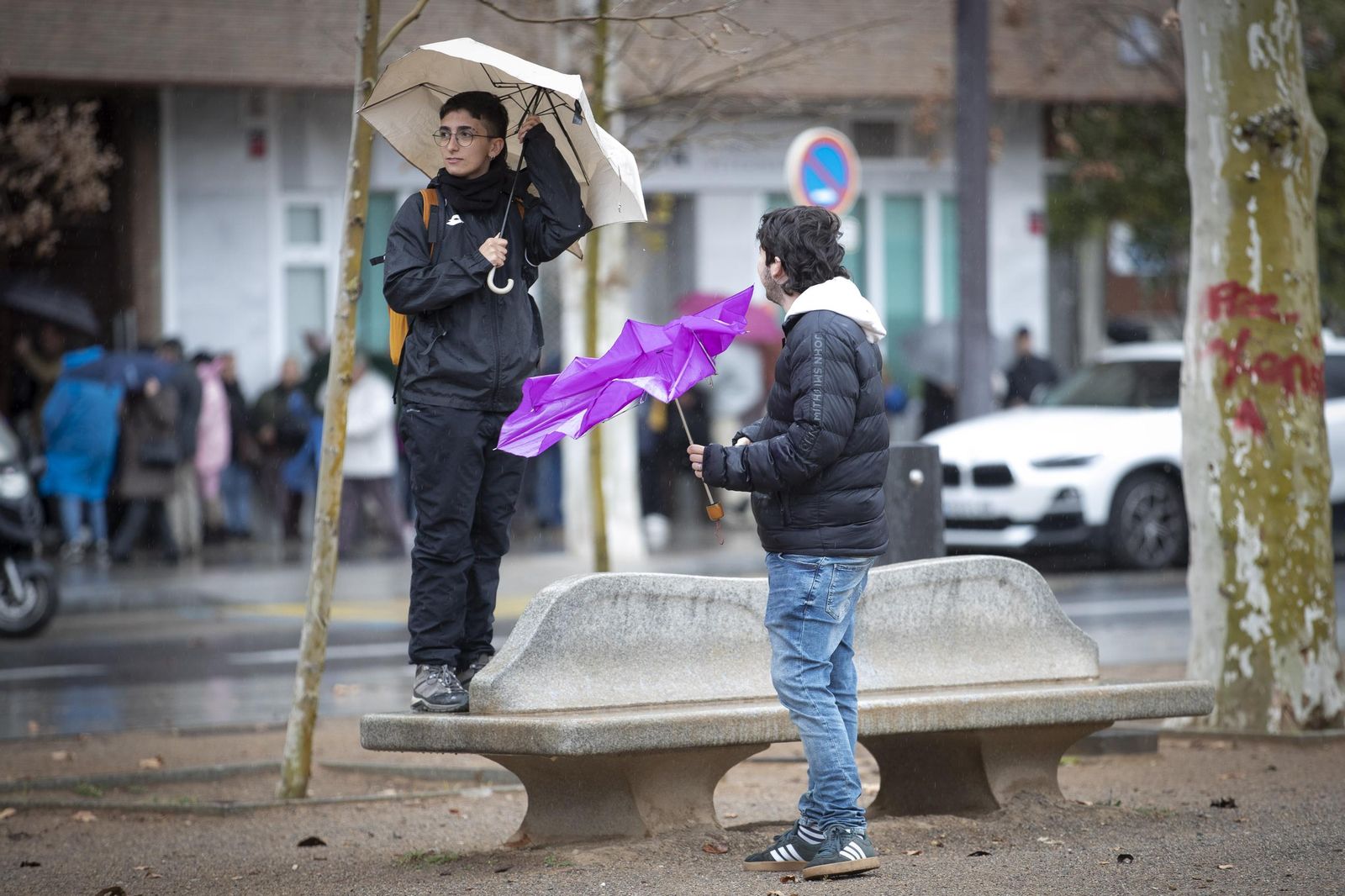 Paso de Jana por Granada con lluvia y viento