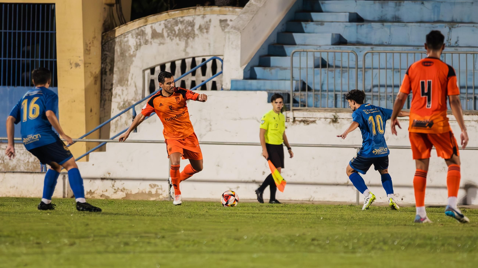 Las imágenes del triunfo del Xerez CD en el Trofeo Antonio Moure