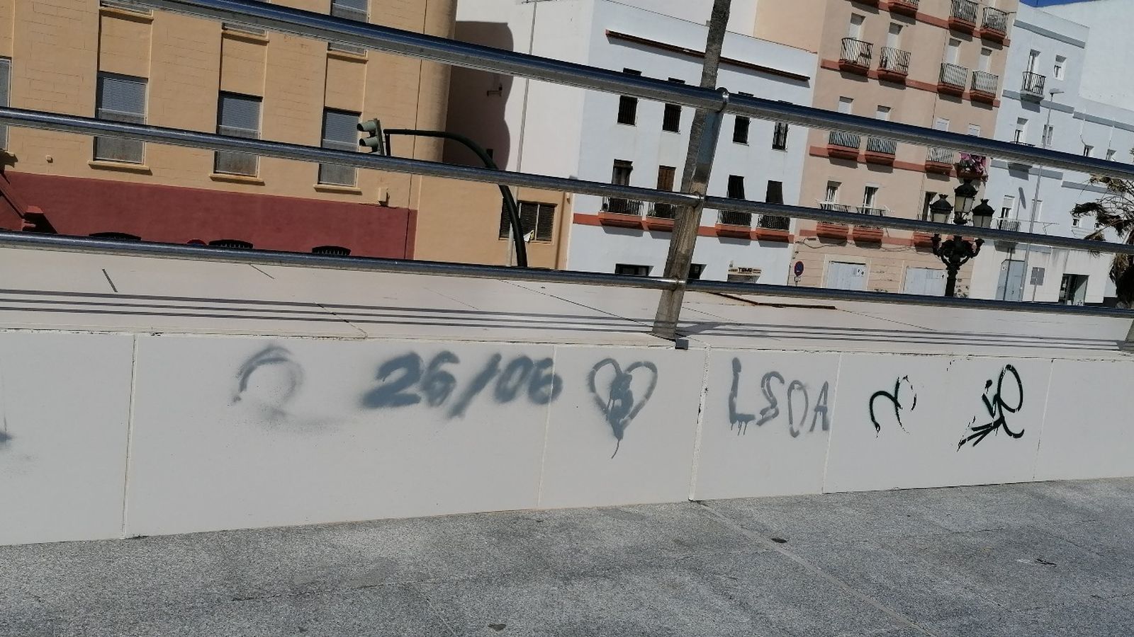 Pintadas en los pretiles.