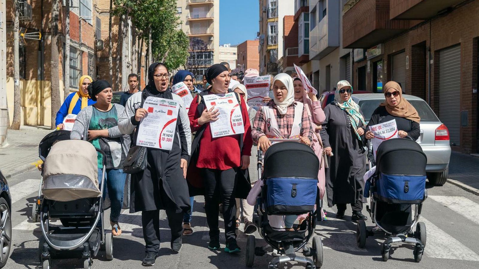 Las mujeres del barrio han tomado las riendas de la protesta.