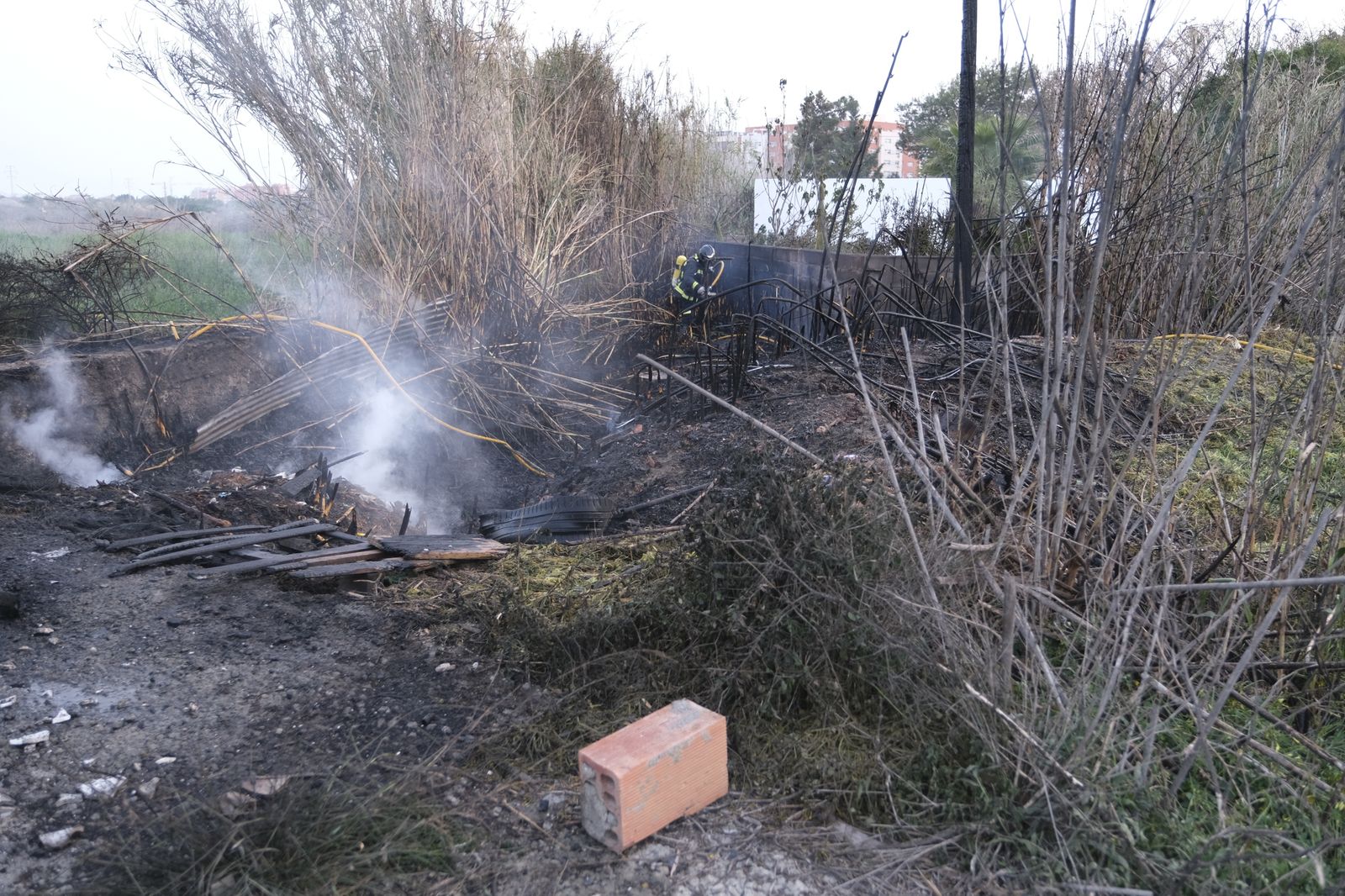 Fotogalería incendio descampado Vega de Acá. Almería