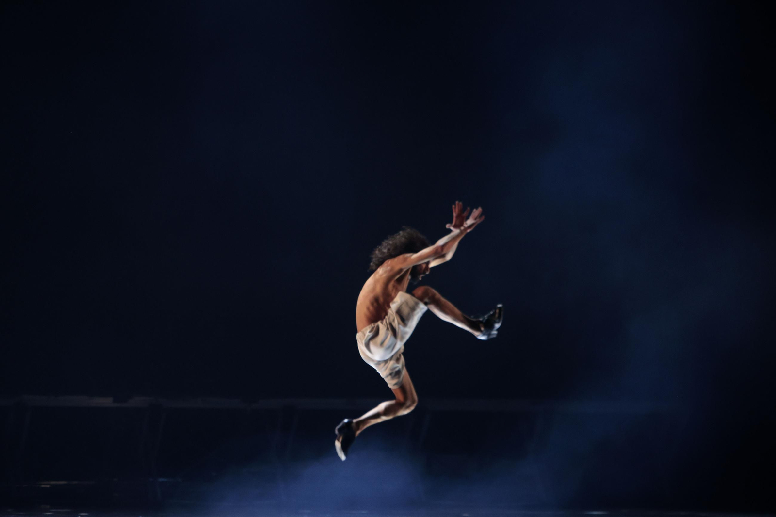 Eduardo Guerrero estrena 'El manto y su ojo' en el Festival de Jerez