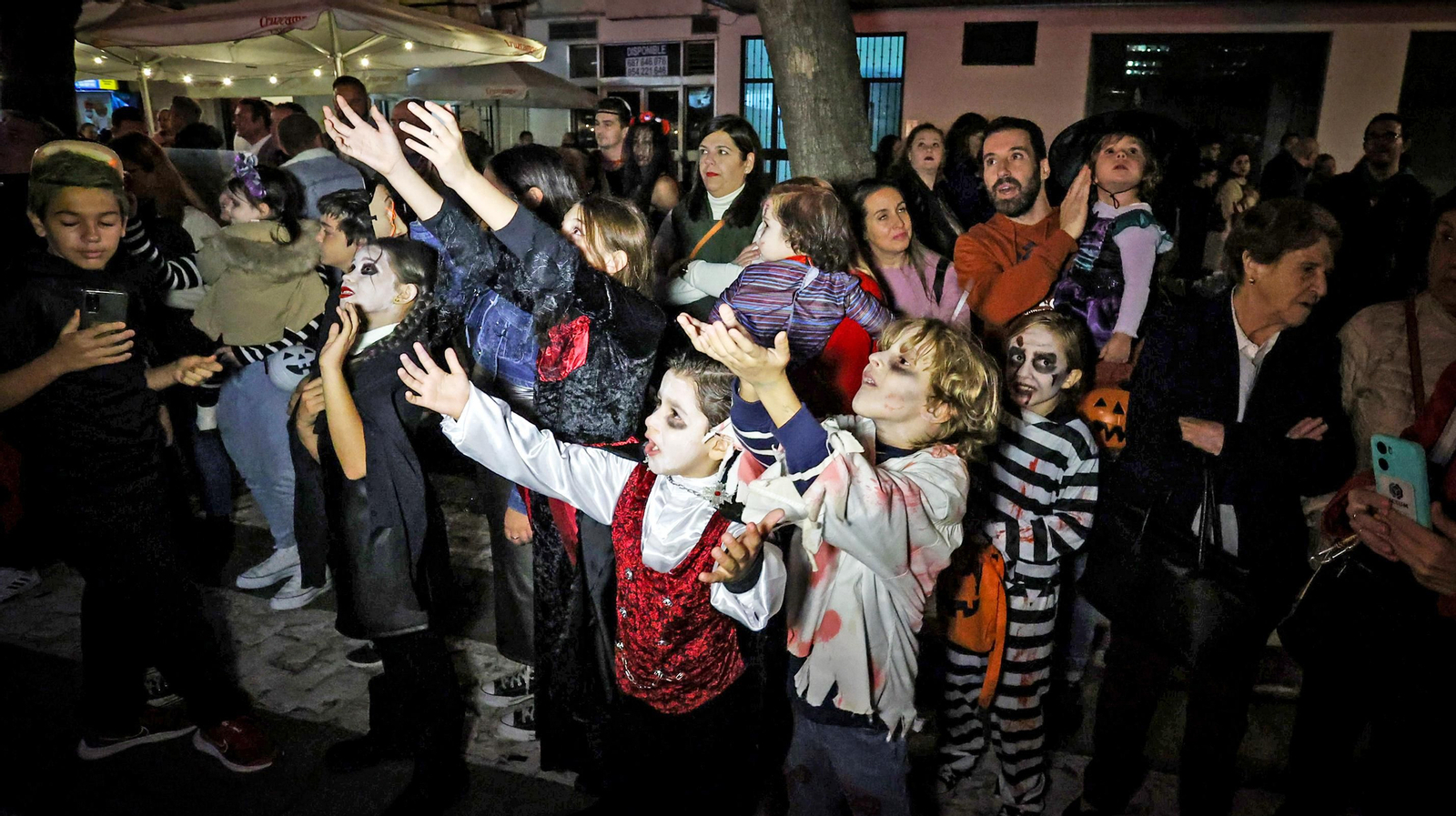 Búscate en la cabalgata de Halloween de Jerez
