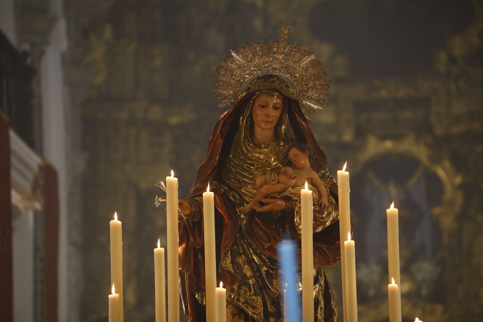 La procesión de la Virgen del Amparo de Córdoba, en imágenes