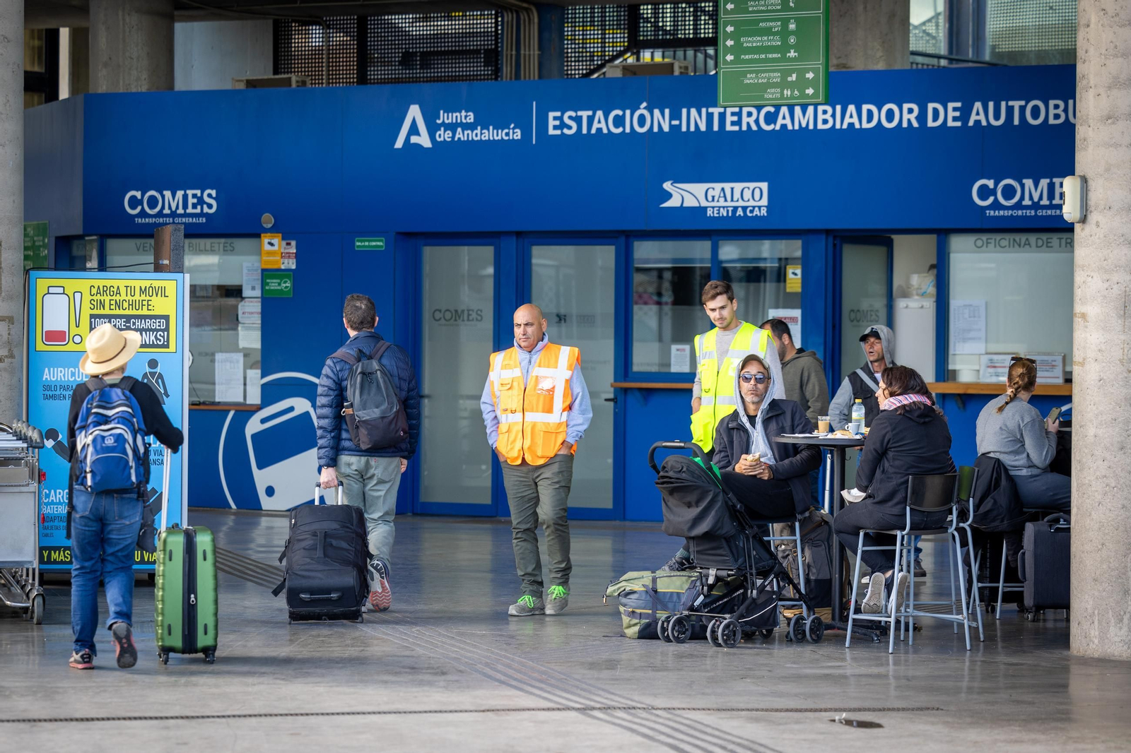 Imágenes de la primera jornada de huelga de autobuses en Cádiz