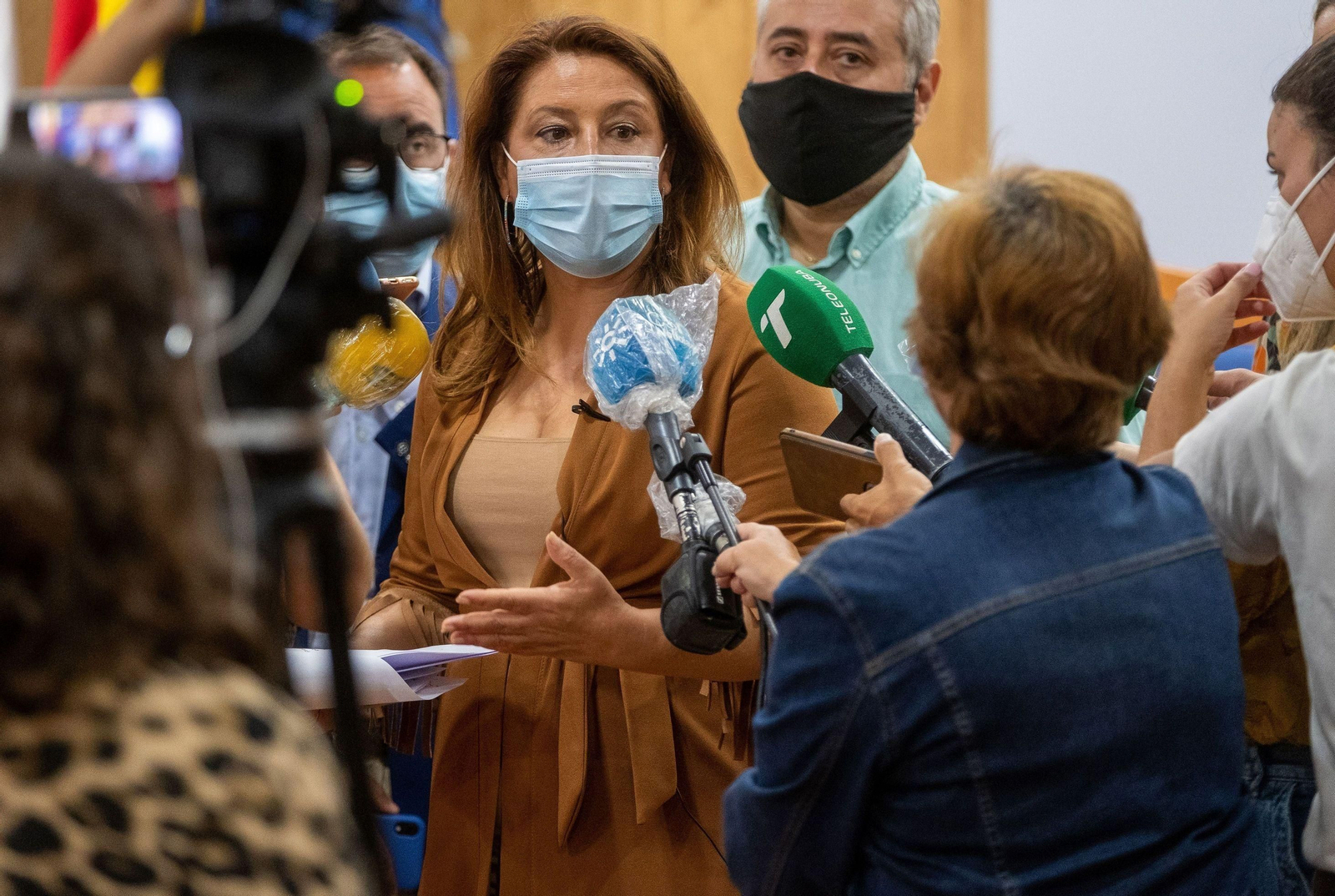 La consejera de Agricultura, Ganadería, Pesca y Desarrollo Sostenible, Carmen  Crespo, atendiendo a los medios de comunicación en Huelva el pasaod septiembre.Gobierno de Andalucía de Huelva