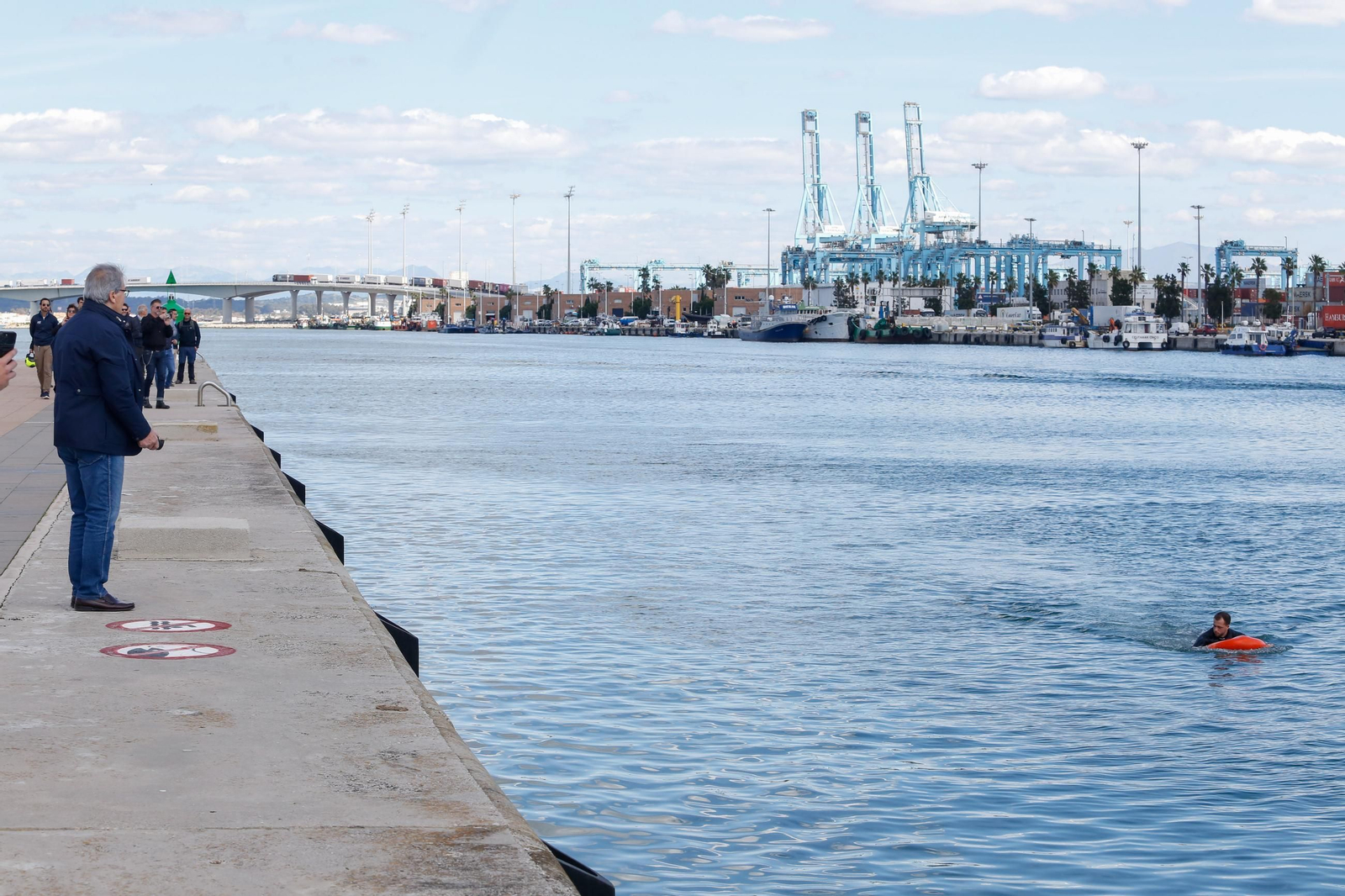 Las fotos de la presentación de la boya de salvamento Usafe en Algeciras