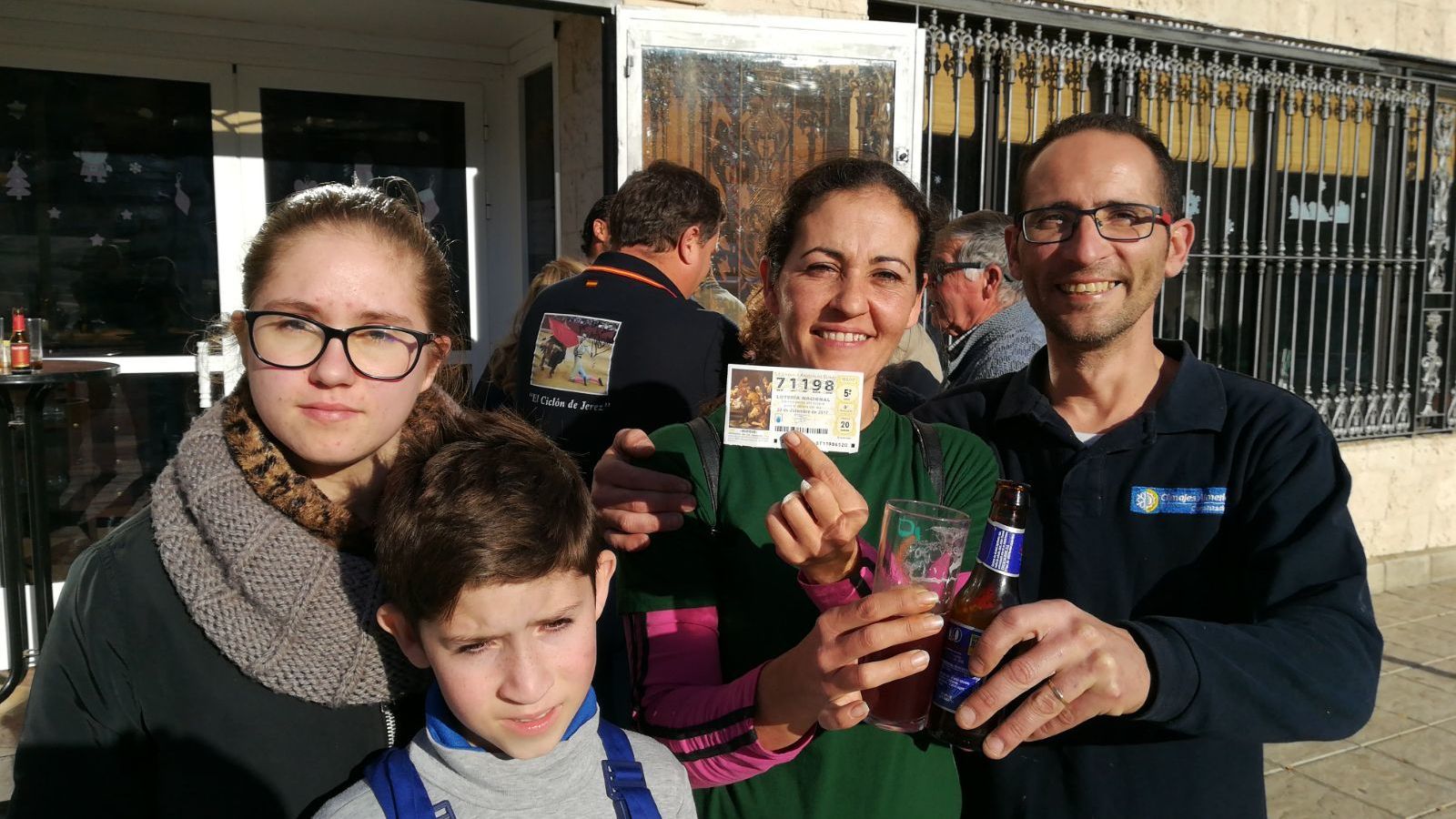 Vecinos entre los que se ha repartido el premio