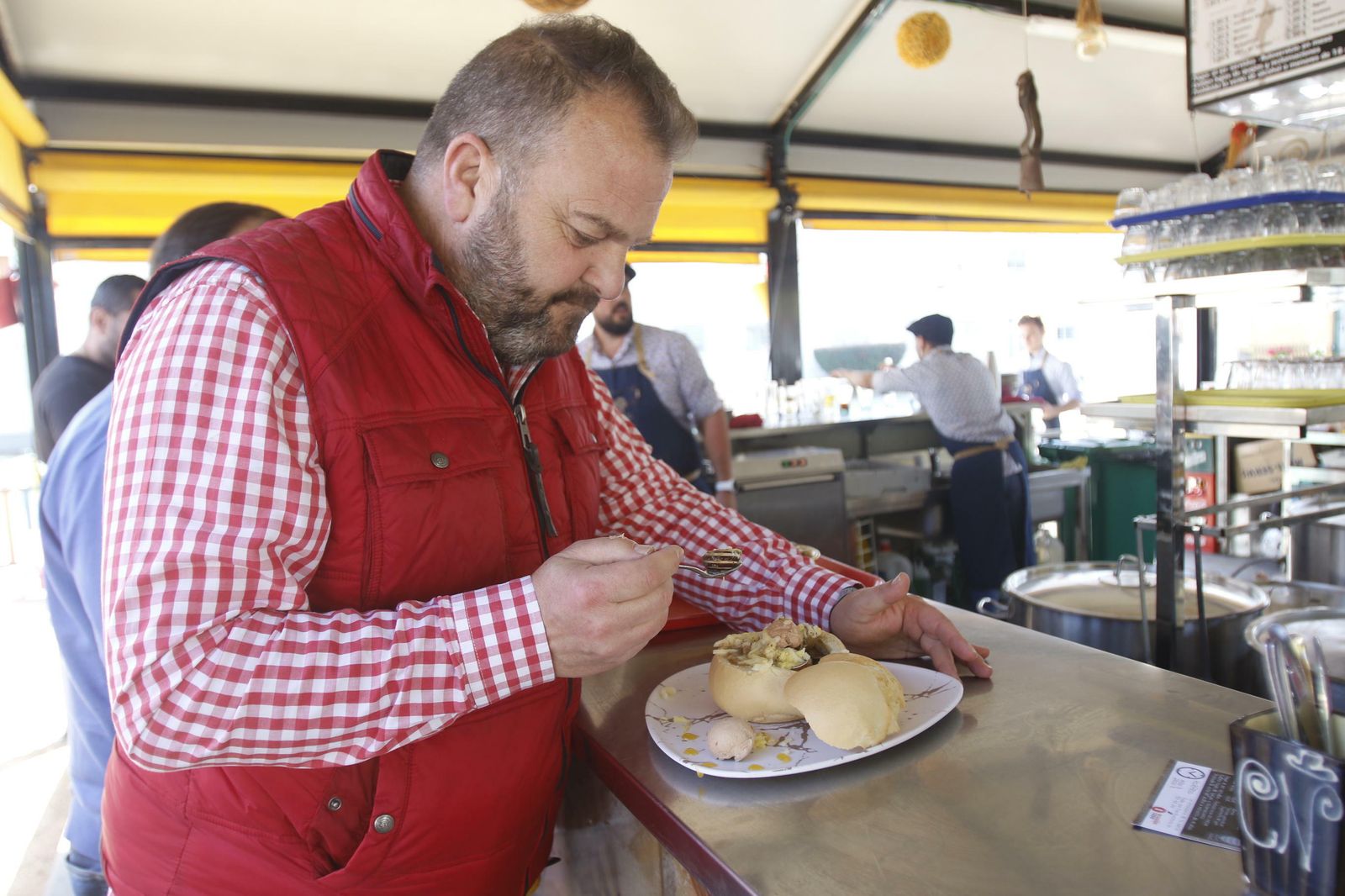 El puesto de caracoles de Noreña, en fotos
