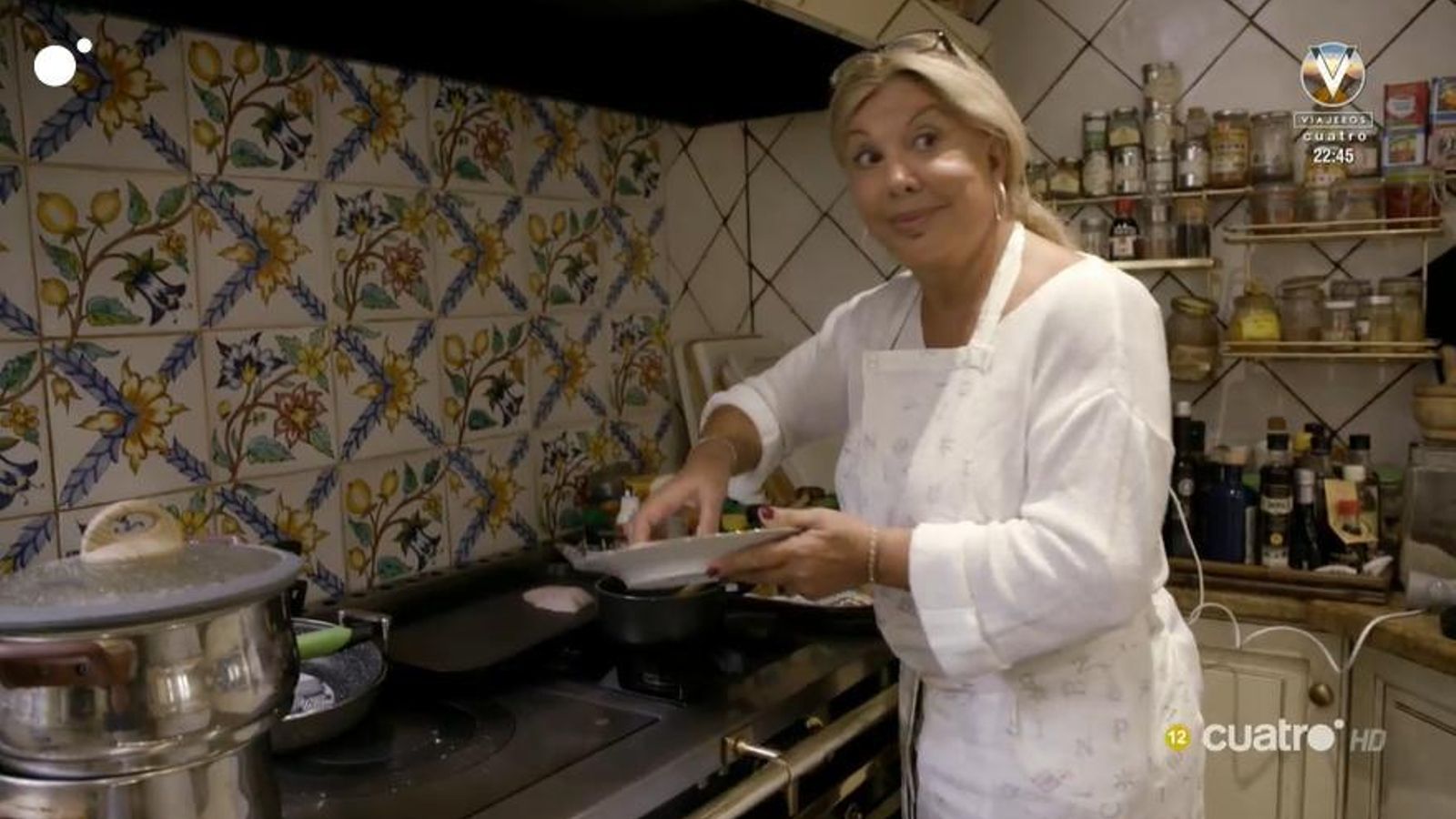 Olivia, en el programa de Cuatro 'Ven a cenar conmigo'.