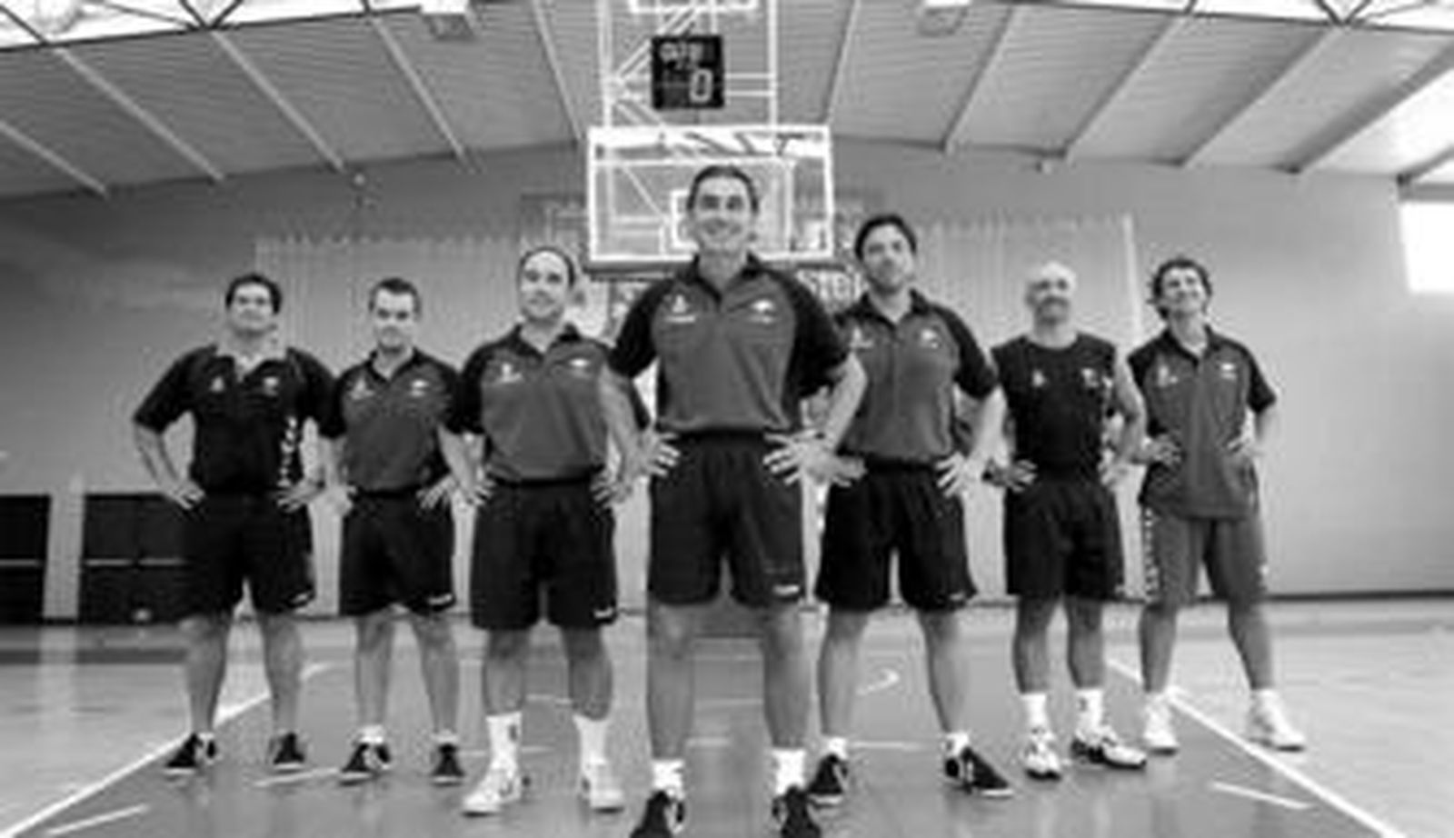 Scariolo y sus ayudantes, en la pista auxiliar del Martín Carpena.