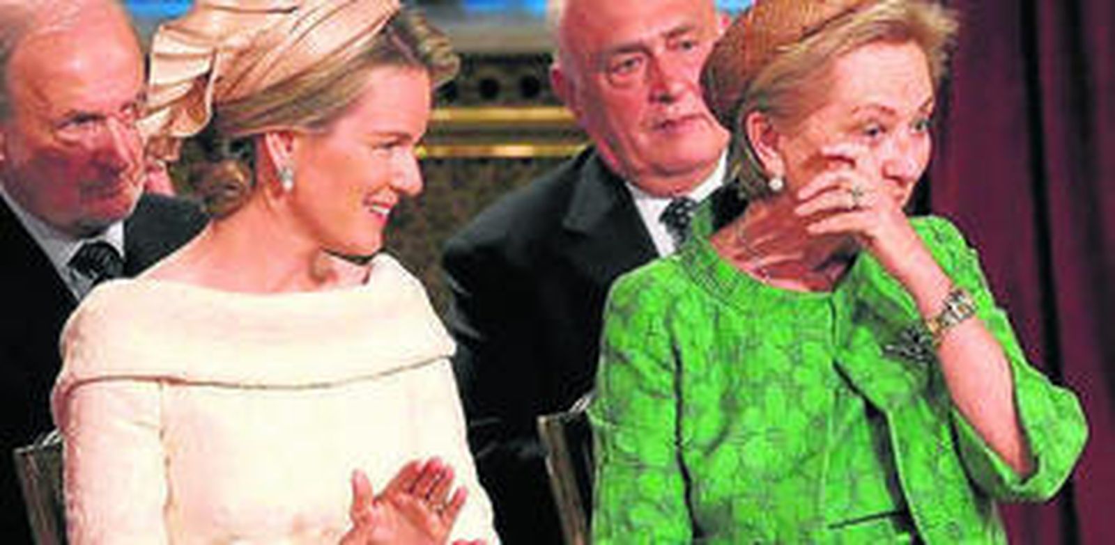 Con su nuera, durante la abdicación de Alberto en 2013.