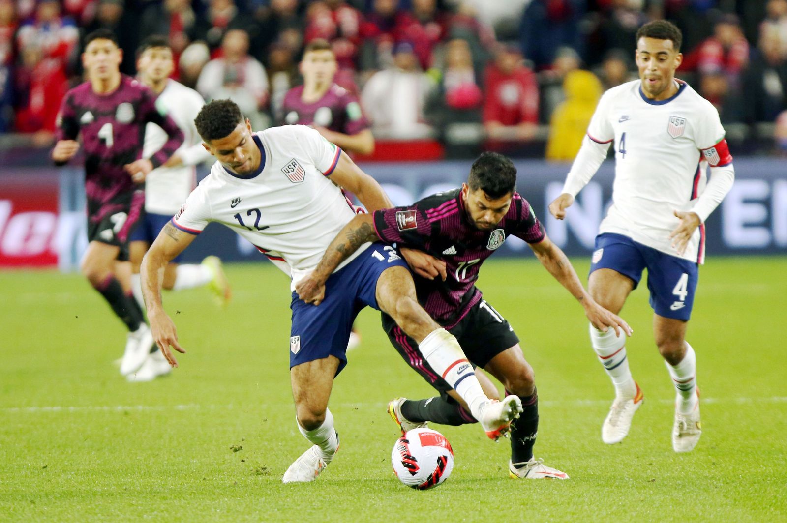 Las selecciones de Estados Unidos y México, ambas de la CONCACAF.